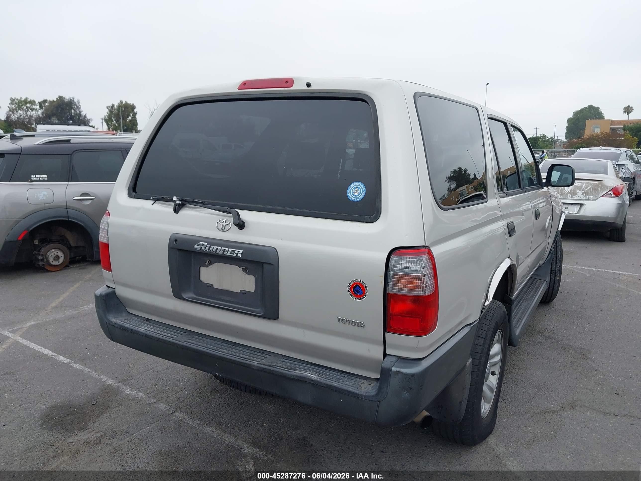 1998 Toyota 4runner   Champagne vin: JT3GM84R8W0035649
