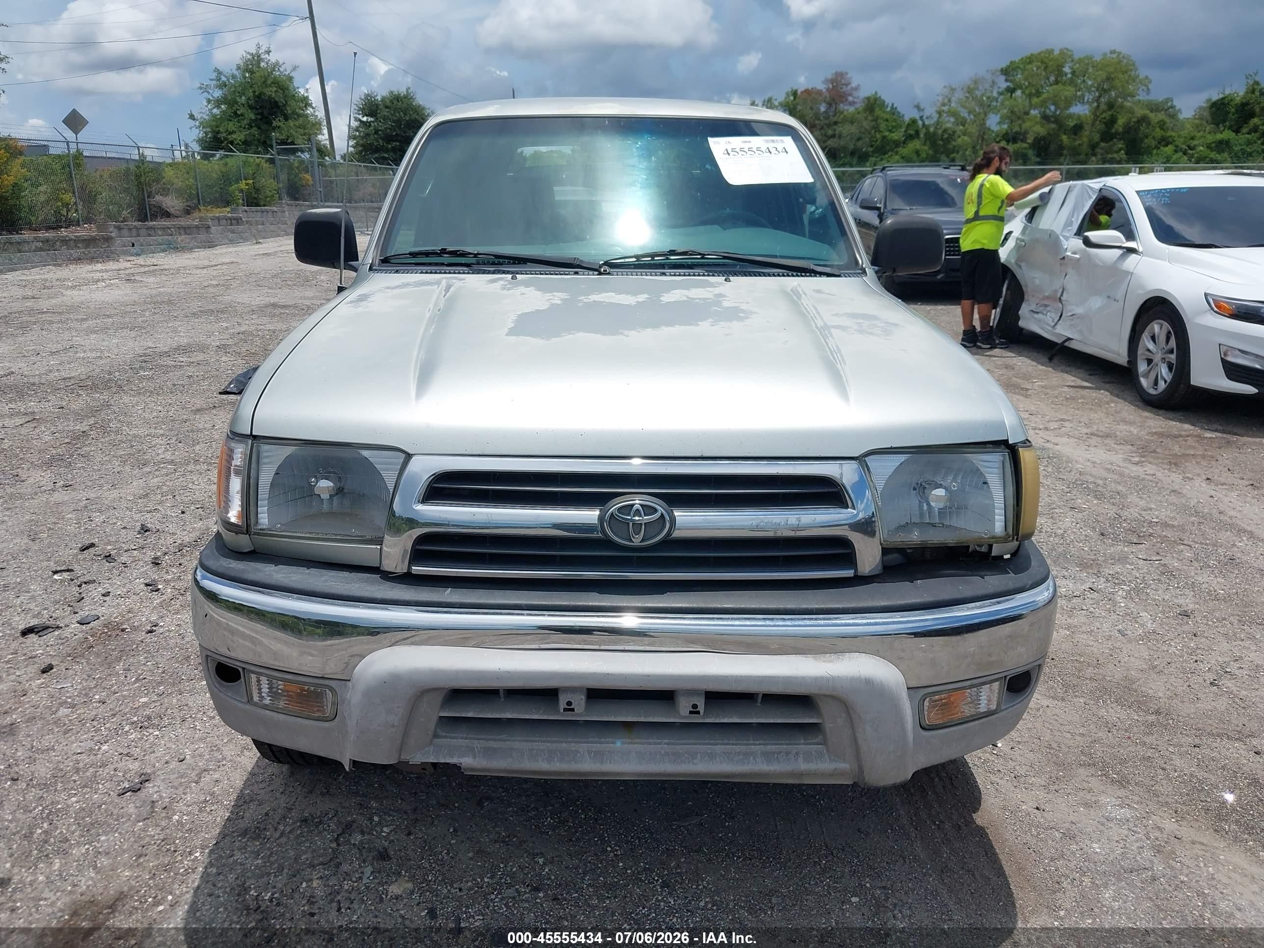 1999 Toyota 4runner   Бежевый vin: JT3GM84R9X0045107