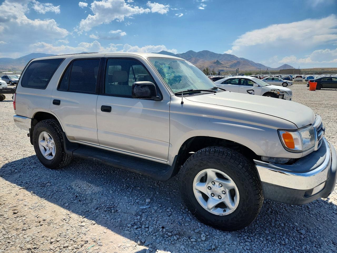 1999 Toyota 4runner Base Silver vin: JT3GM84RXX0050381