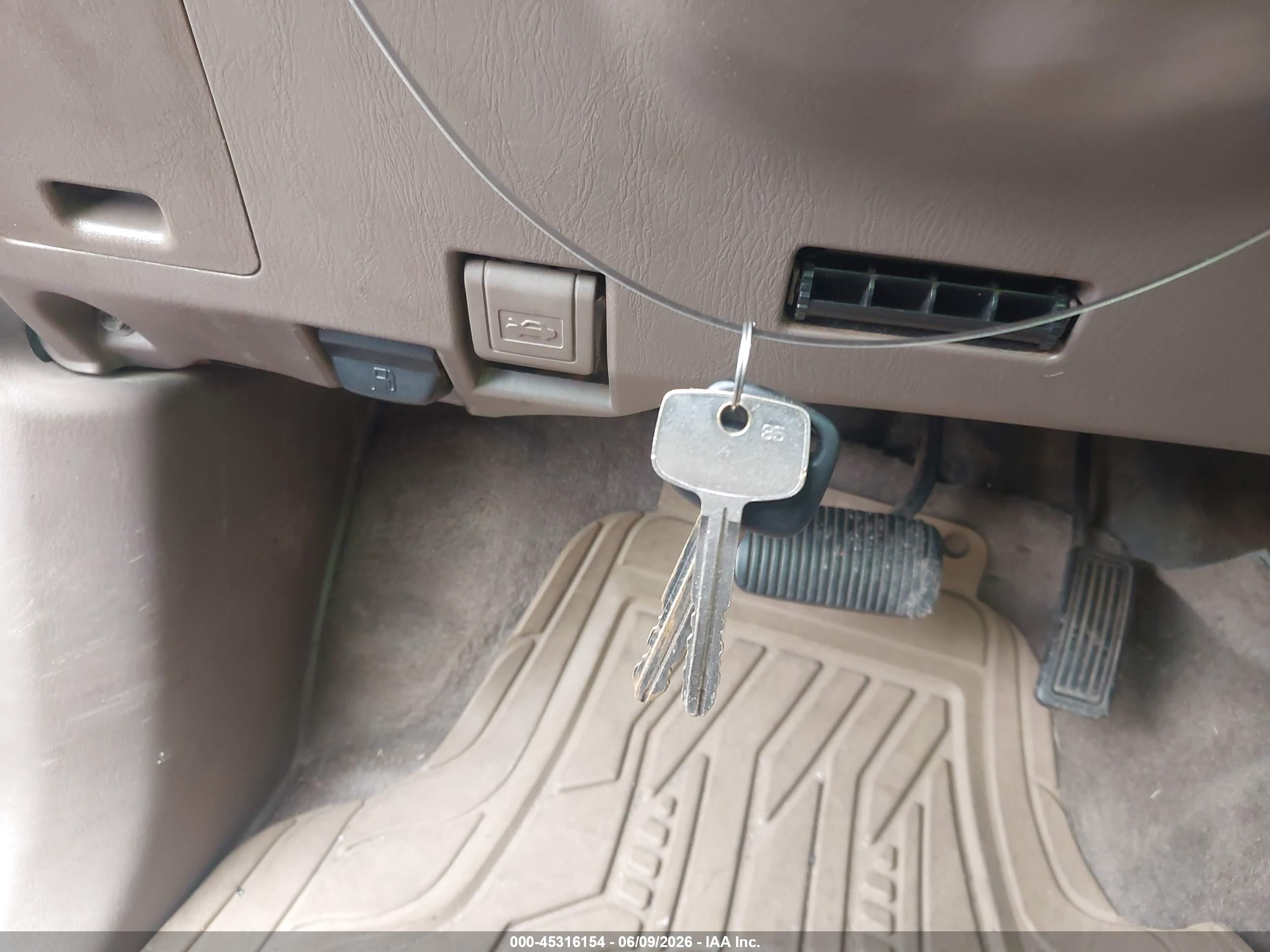 1998 Toyota 4runner Sr5 V6 Серый vin: JT3GN86R3W0083196