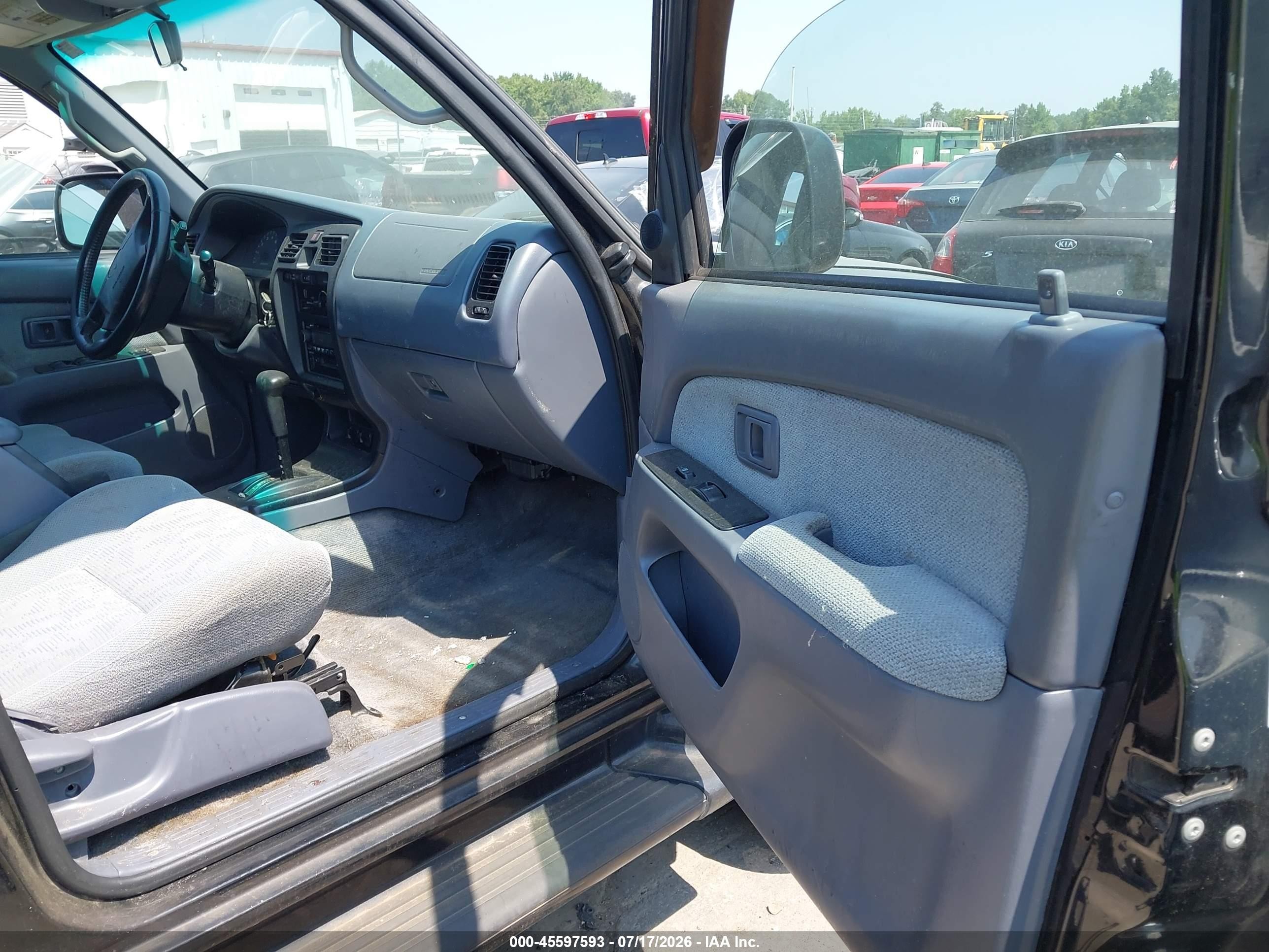 2000 Toyota 4runner Sr5 V6 Black vin: JT3GN86R3Y0167294