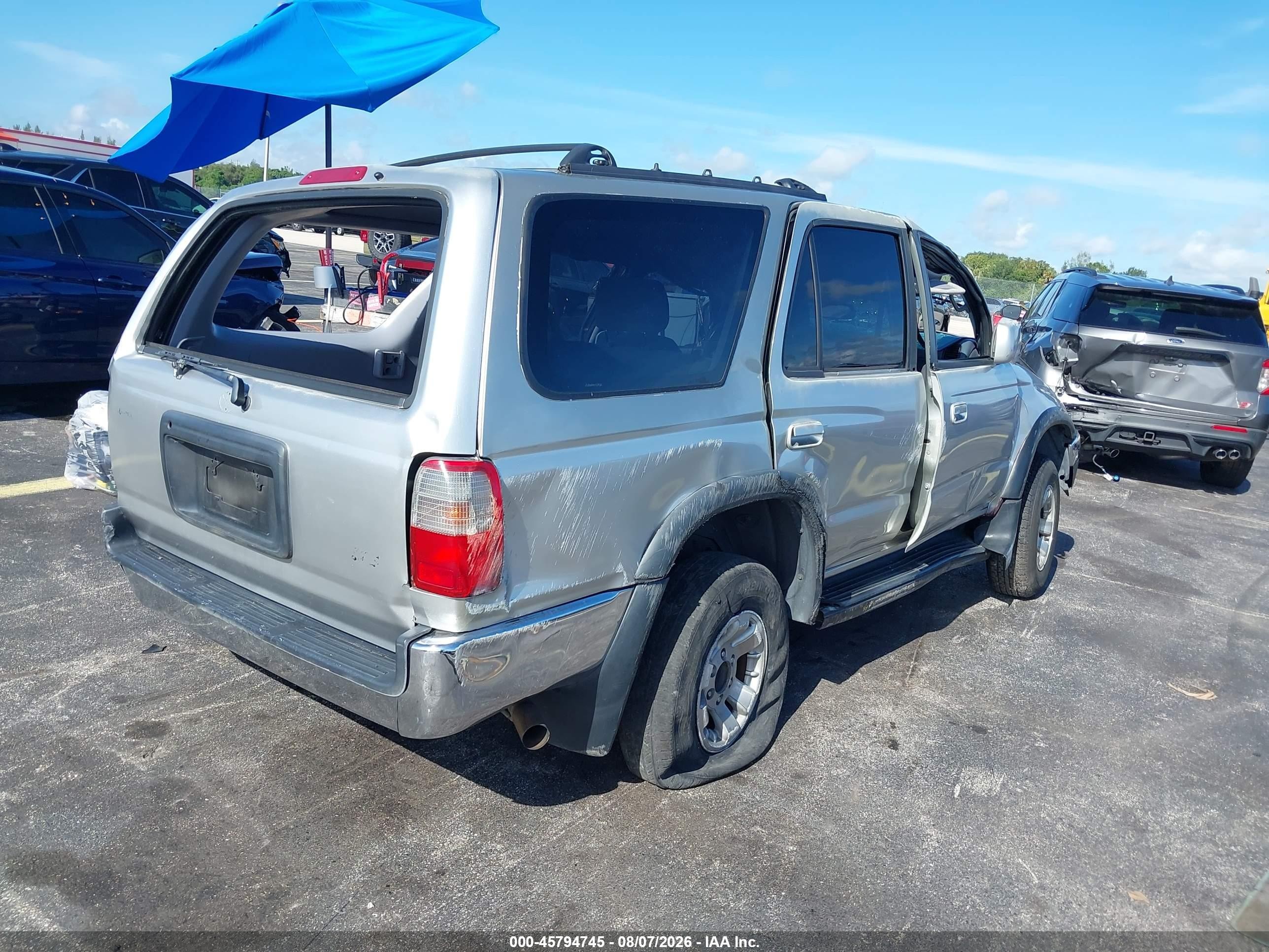 2000 Toyota 4runner Sr5 V6 Silver vin: JT3GN86R6Y0157150
