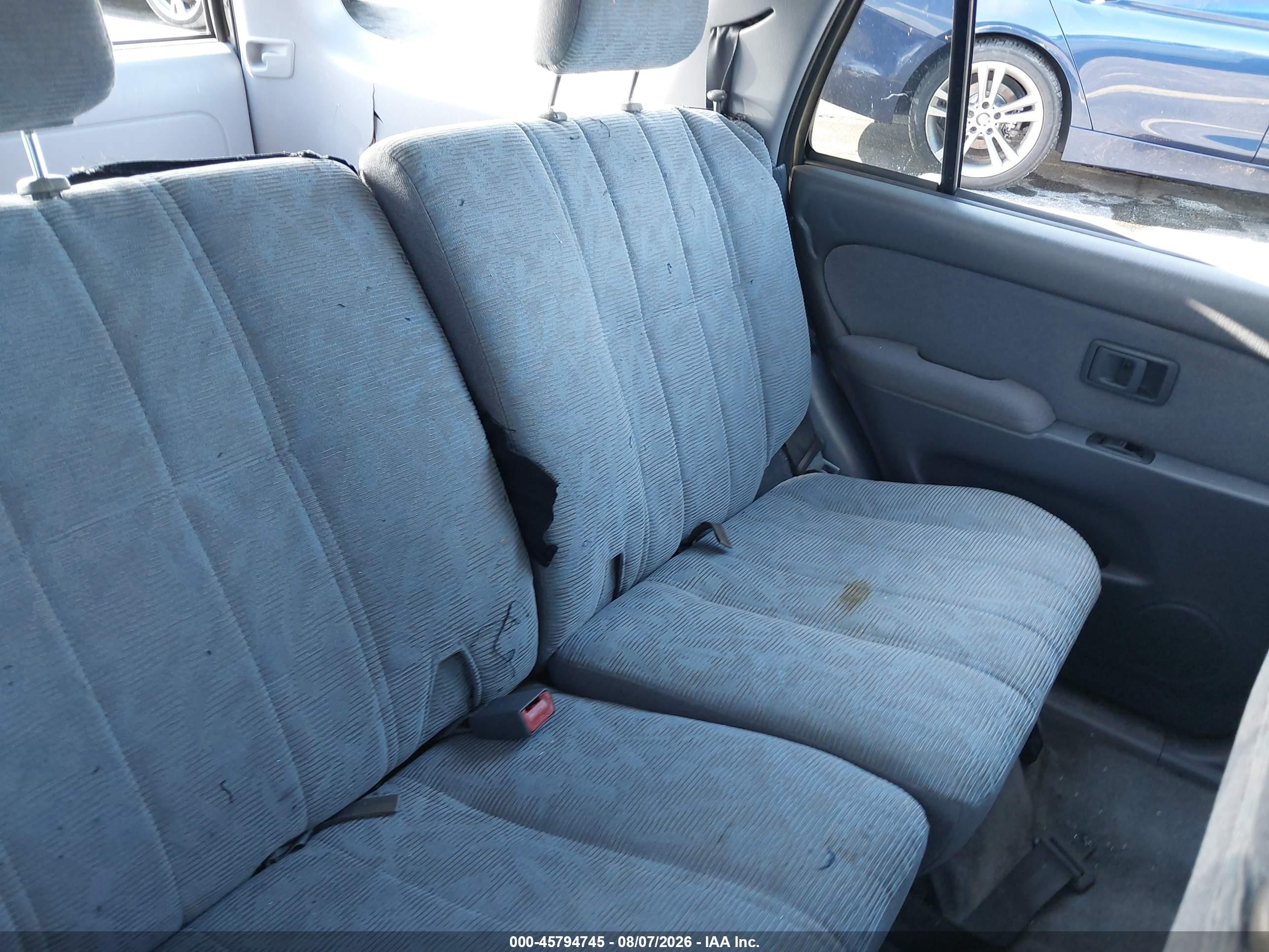 2000 Toyota 4runner Sr5 V6 Silver vin: JT3GN86R6Y0157150