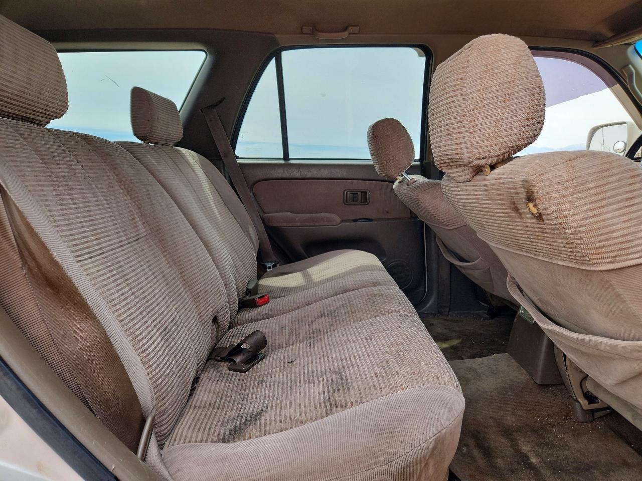 1997 Toyota 4runner Sr5 Бежевый vin: JT3GN86R7V0049793