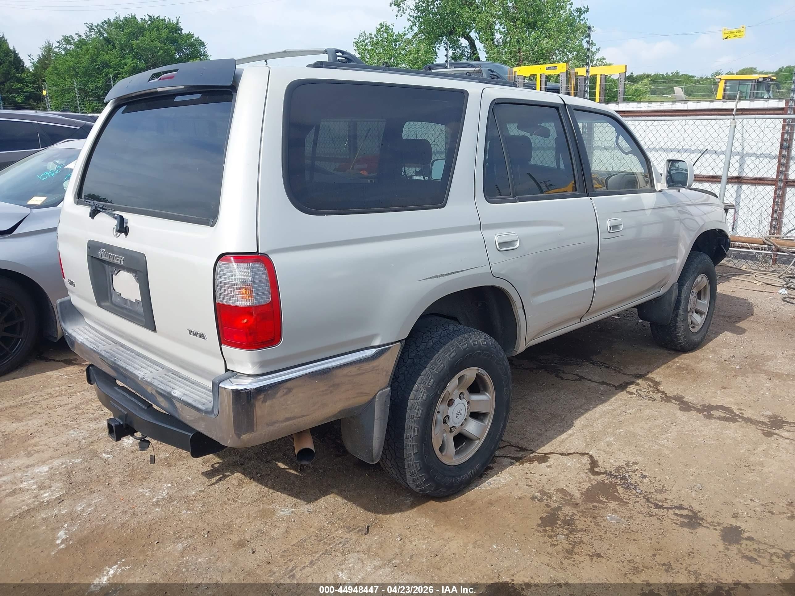 1998 Toyota 4runner Sr5 V6 White vin: JT3GN86R7W0081676