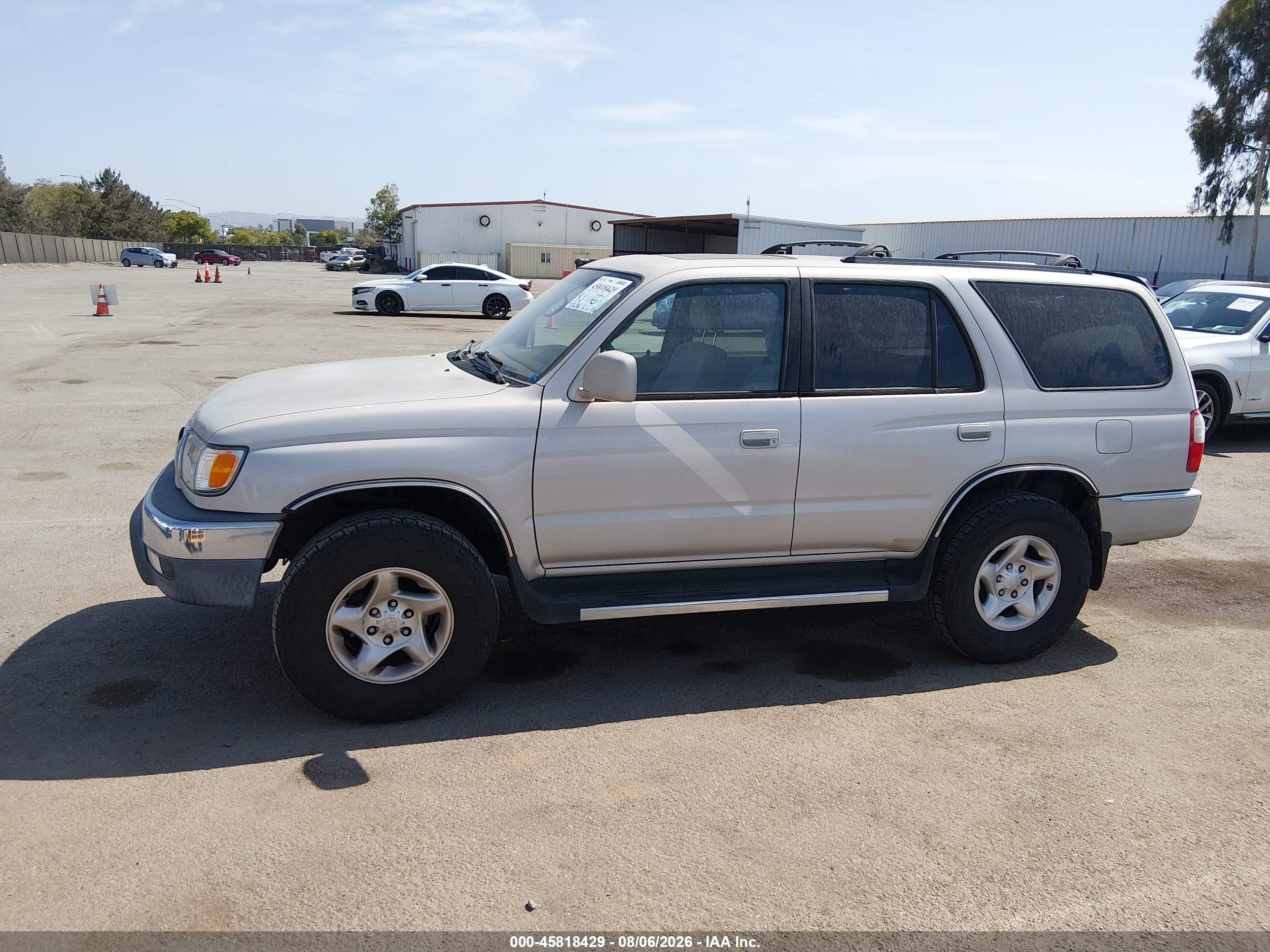 2000 Toyota 4runner Sr5 V6 Silver vin: JT3GN86R7Y0155732