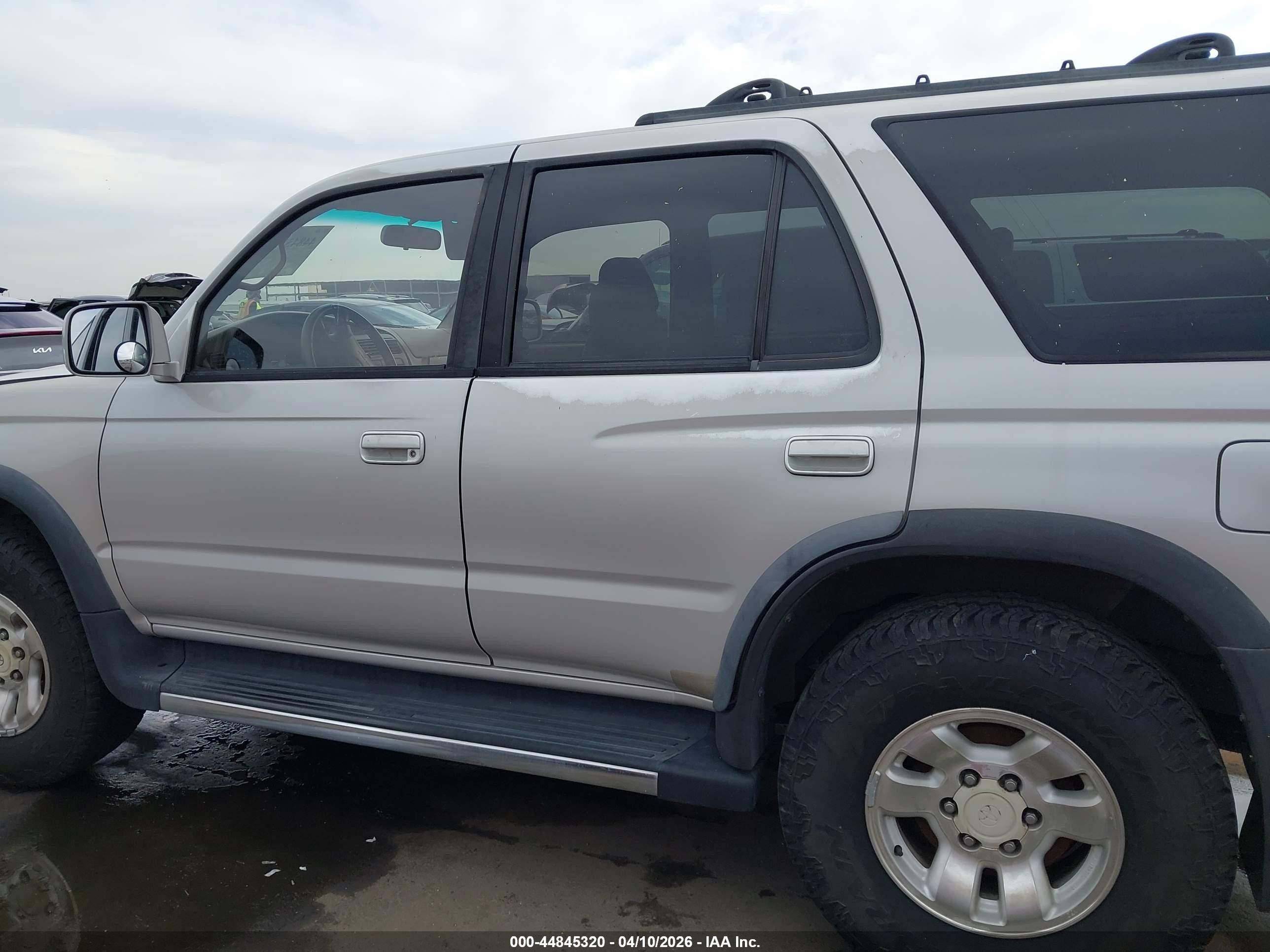 1998 Toyota 4runner Sr5 V6 Серебряный vin: JT3GN86R8W0070962