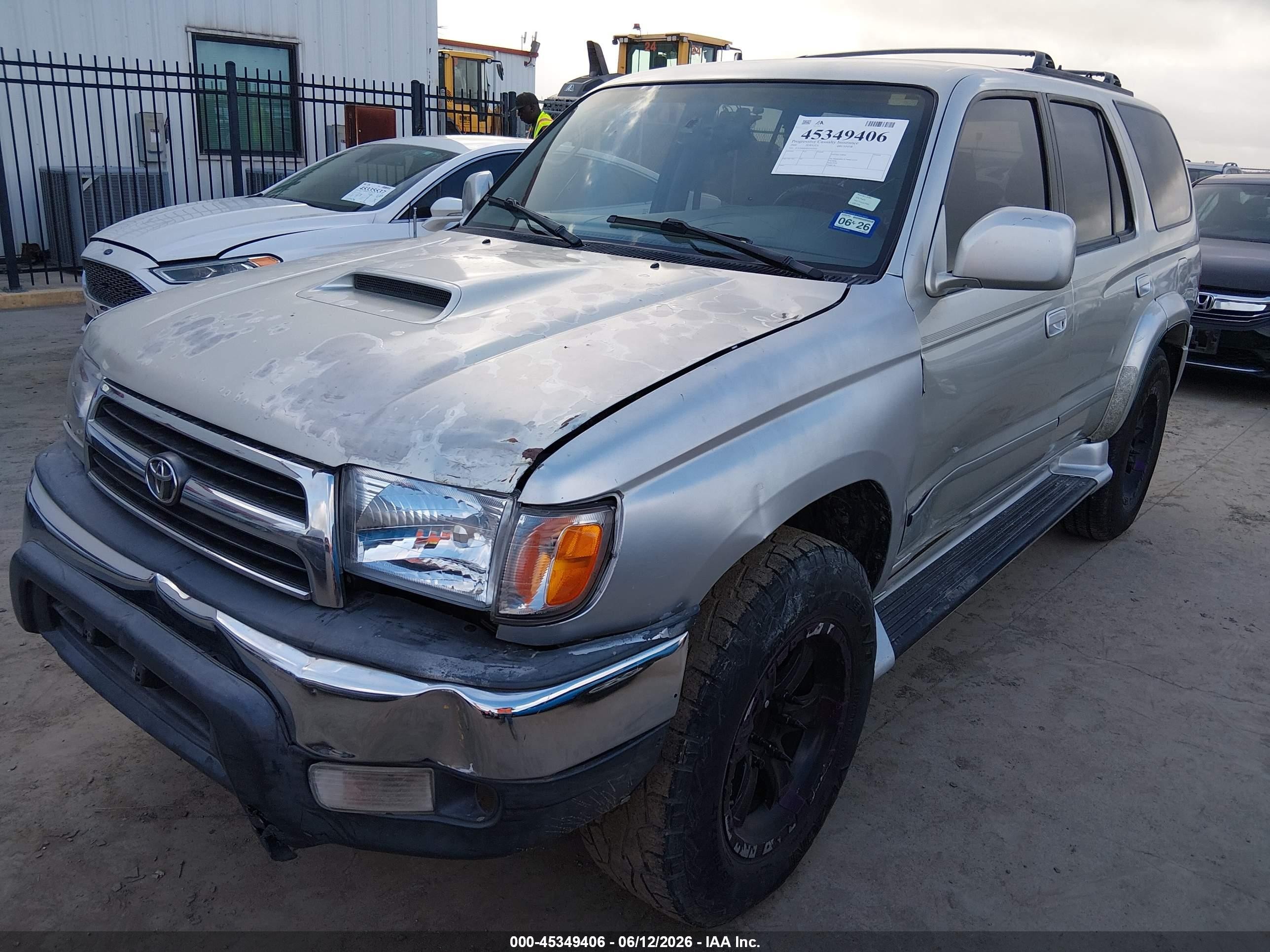 2000 Toyota 4runner Sr5 V6 Silver vin: JT3GN86R8Y0162902