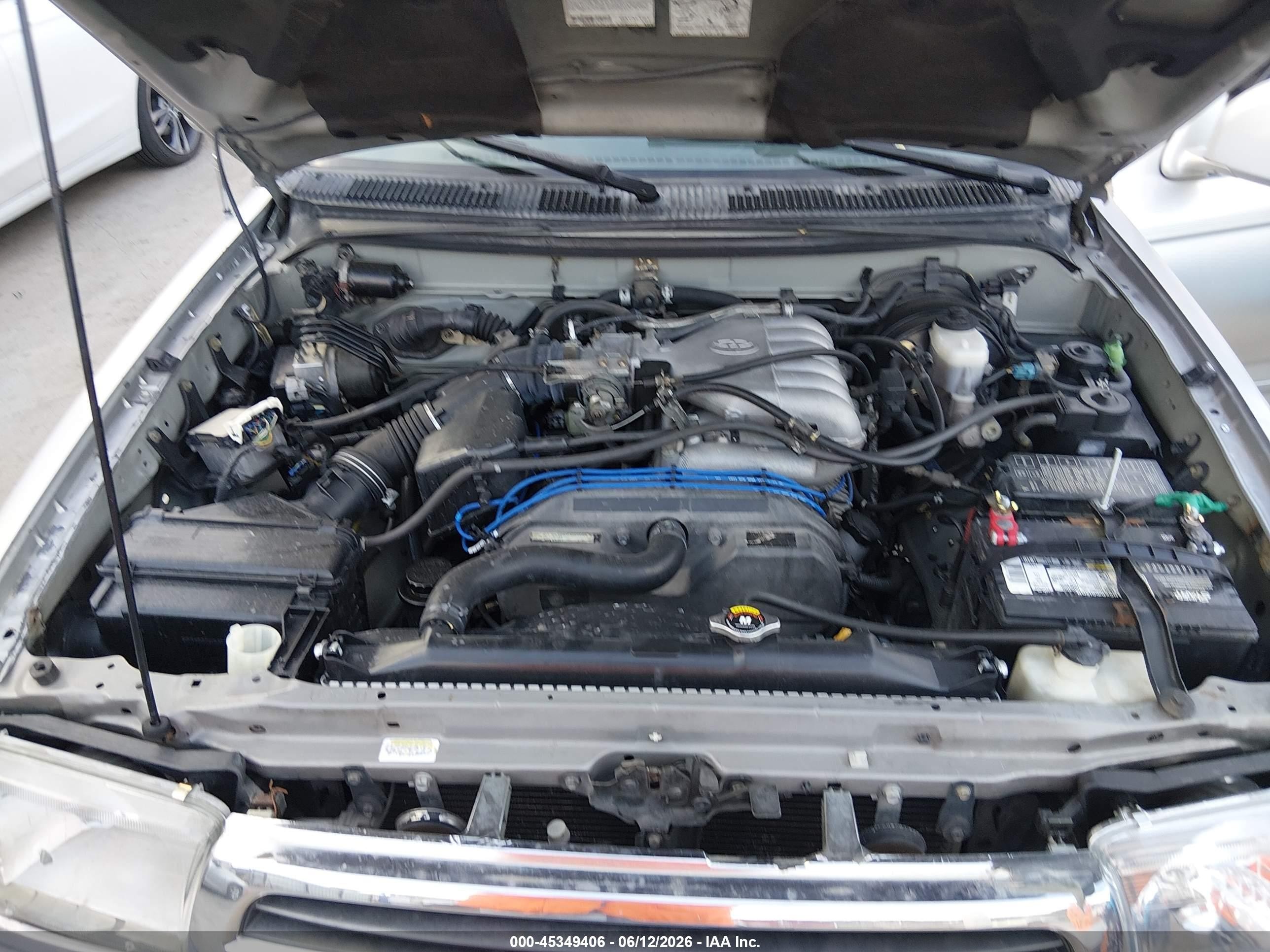 2000 Toyota 4runner Sr5 V6 Silver vin: JT3GN86R8Y0162902