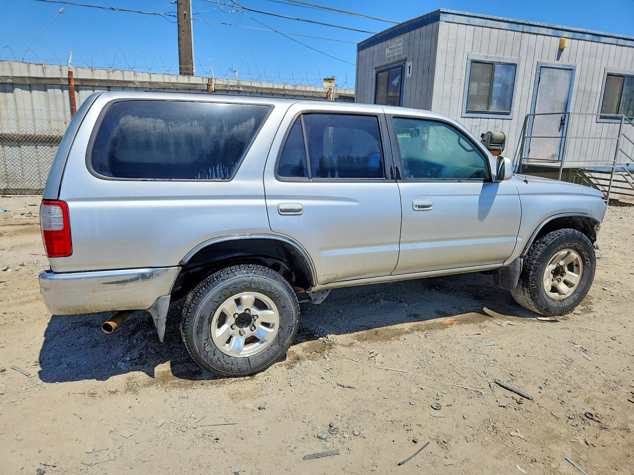 2000 Toyota 4runner Sr5 Silver vin: JT3GN86R9Y0180146