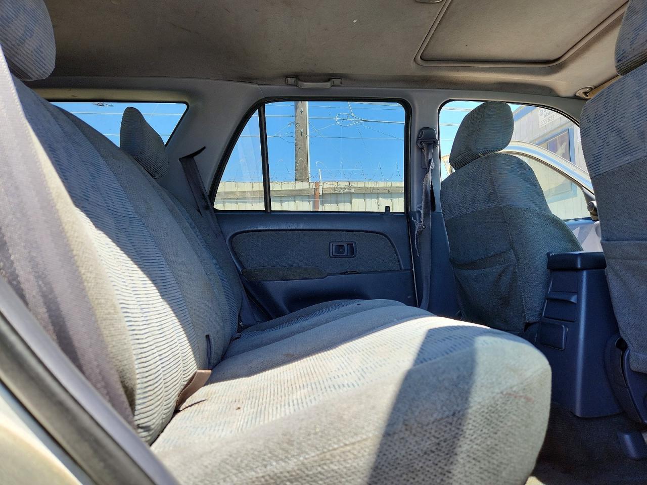 2000 Toyota 4runner Sr5 Silver vin: JT3GN86R9Y0180146