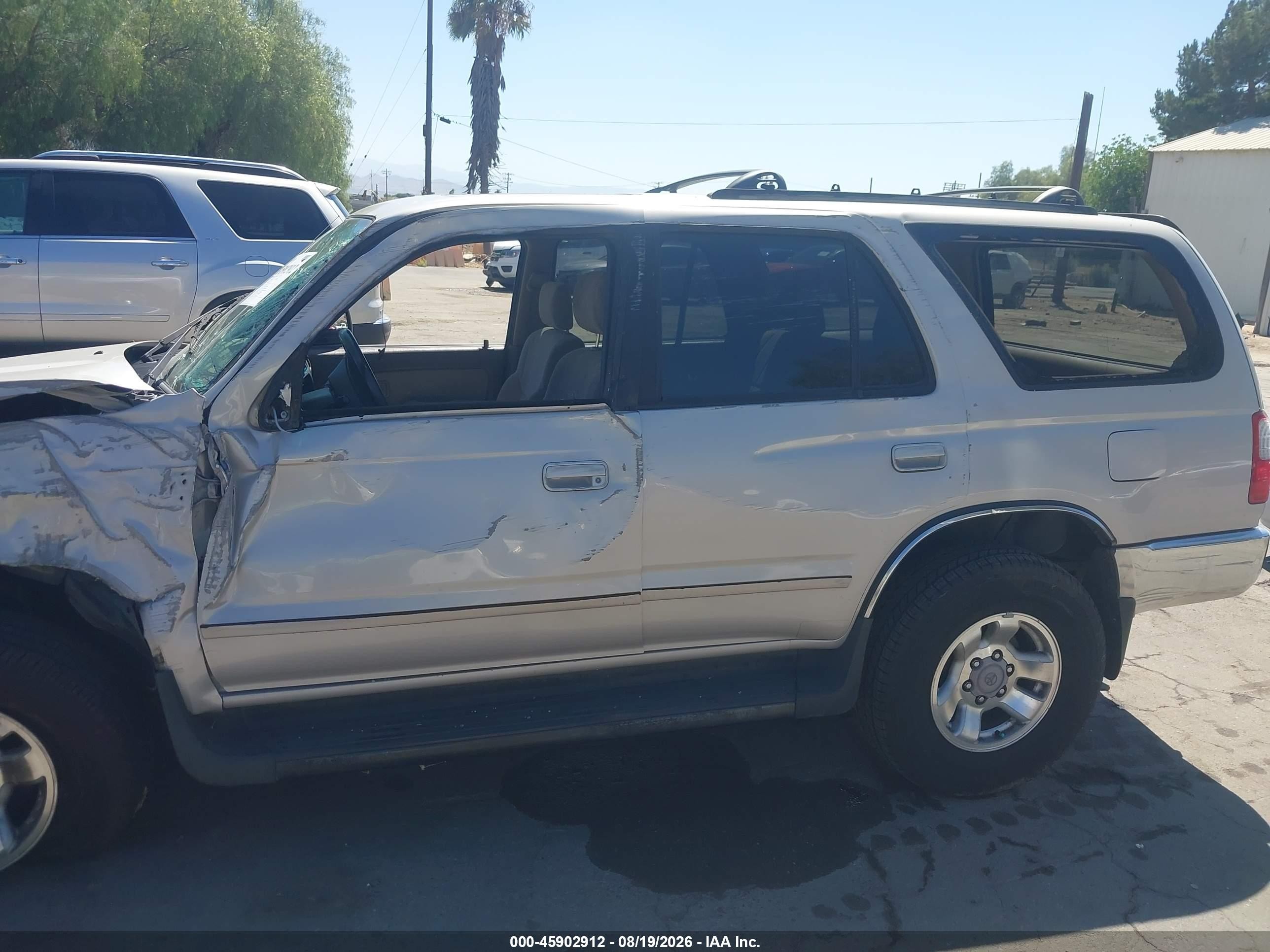 2000 Toyota 4runner Sr5 V6 Silver vin: JT3GN86RXY0163131
