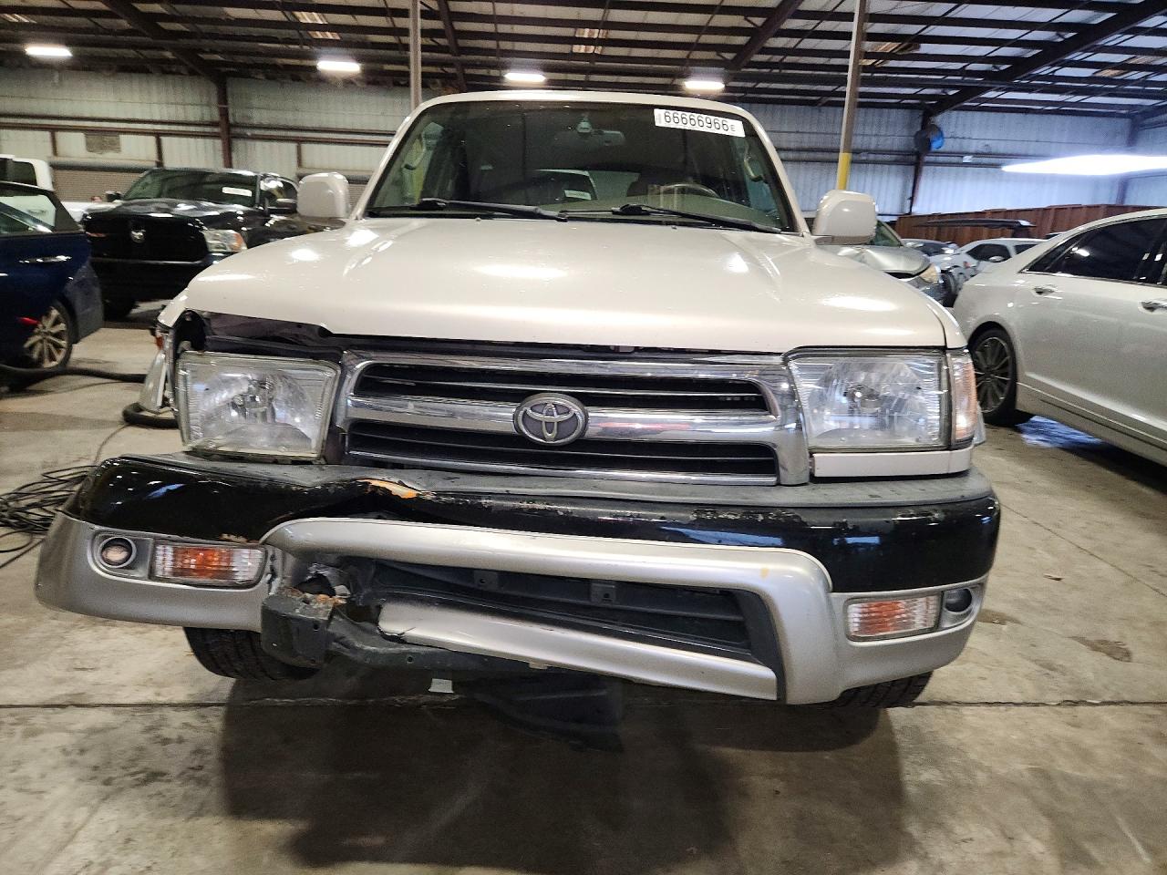 2000 Toyota 4runner Limited Silver vin: JT3GN87R2Y0159945