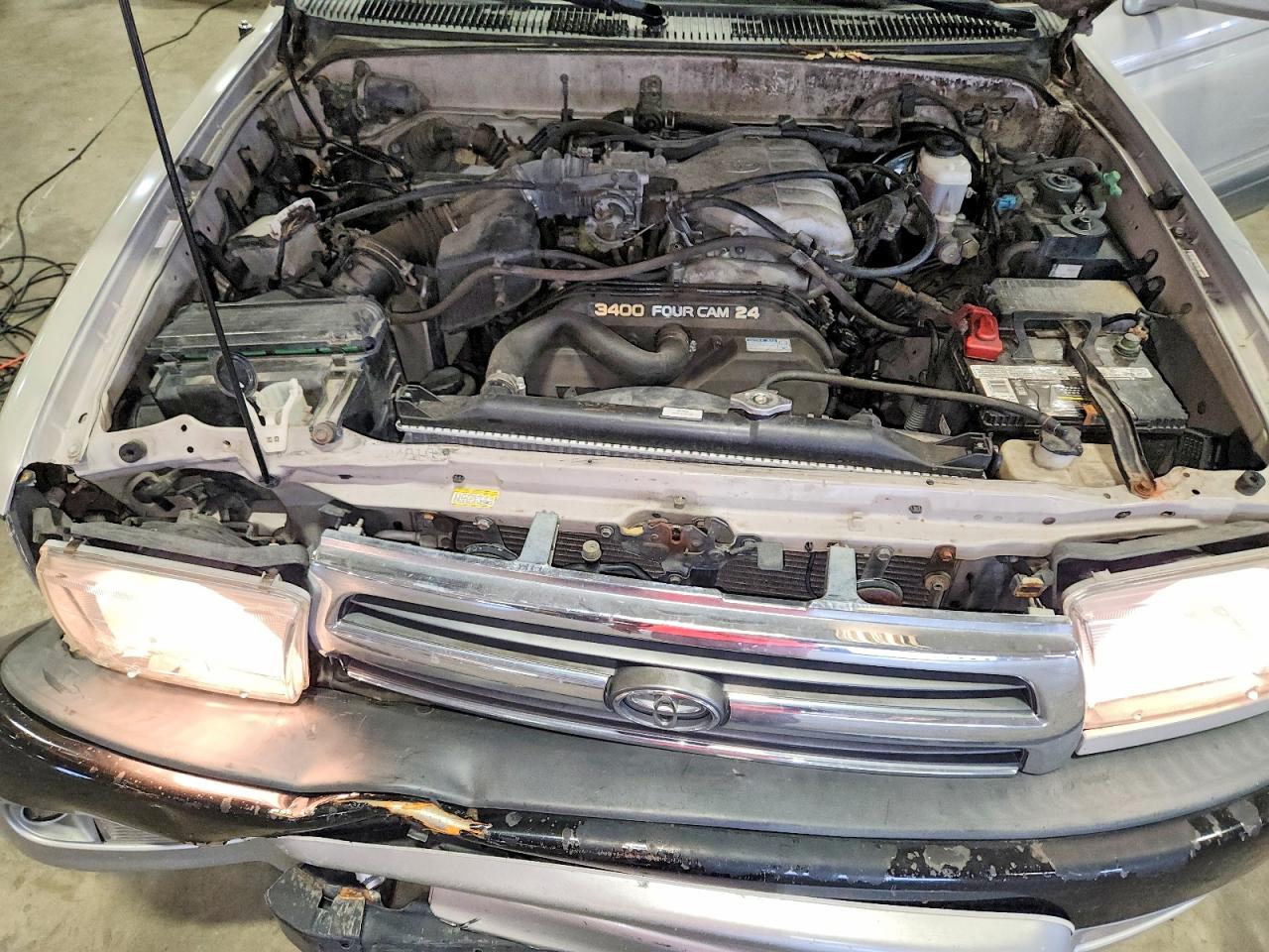 2000 Toyota 4runner Limited Silver vin: JT3GN87R2Y0159945