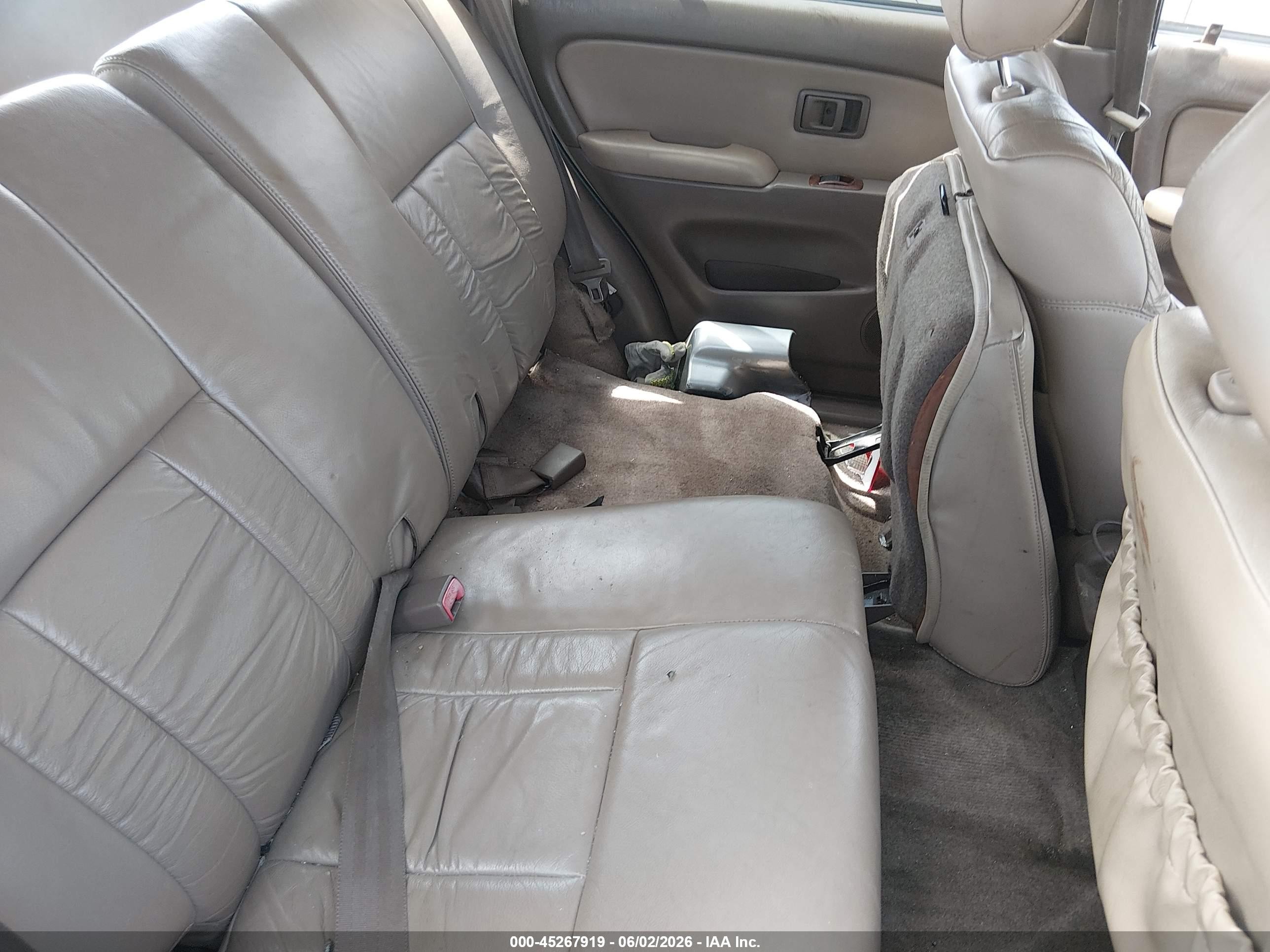 1998 Toyota 4runner Sr5 V6 Limited Champagne vin: JT3GN87R6W0077374