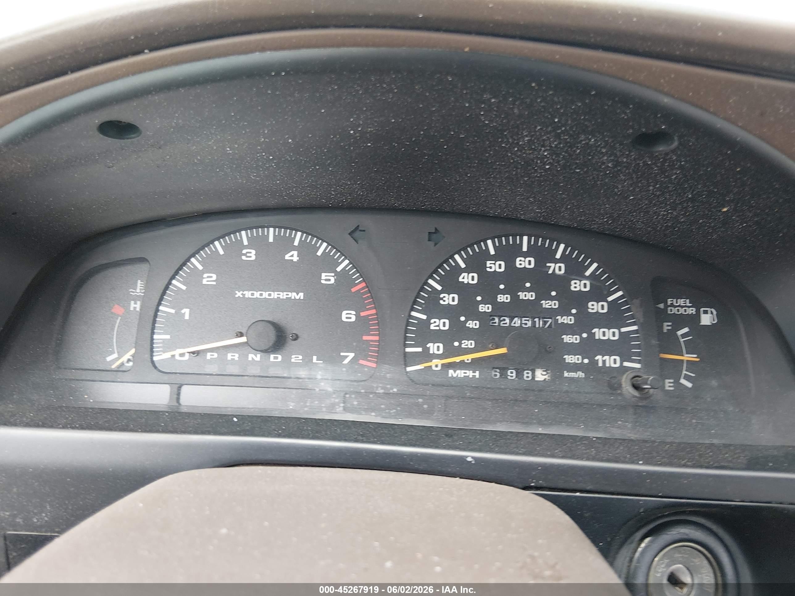 1998 Toyota 4runner Sr5 V6 Limited Champagne vin: JT3GN87R6W0077374