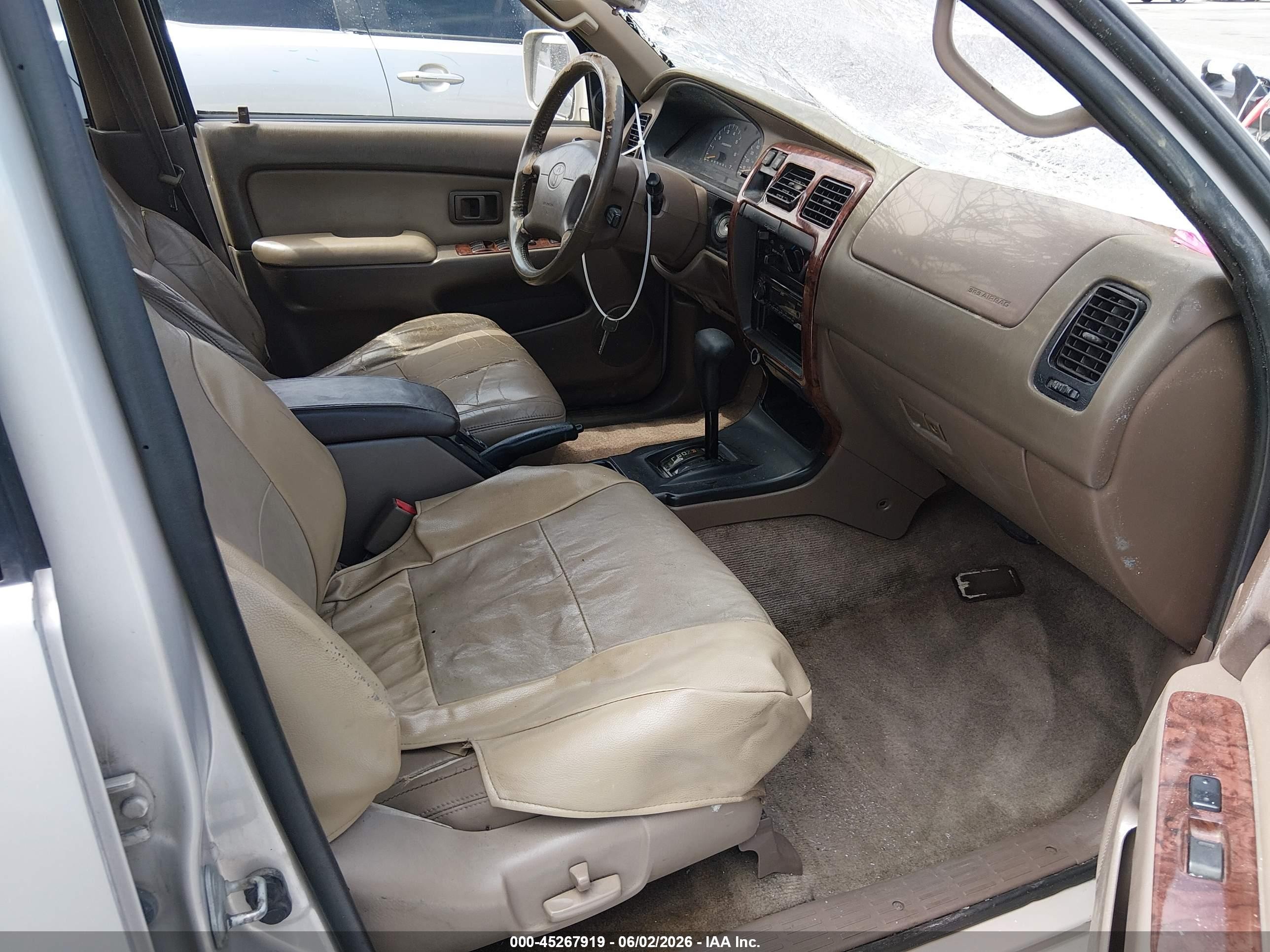 1998 Toyota 4runner Sr5 V6 Limited Champagne vin: JT3GN87R6W0077374