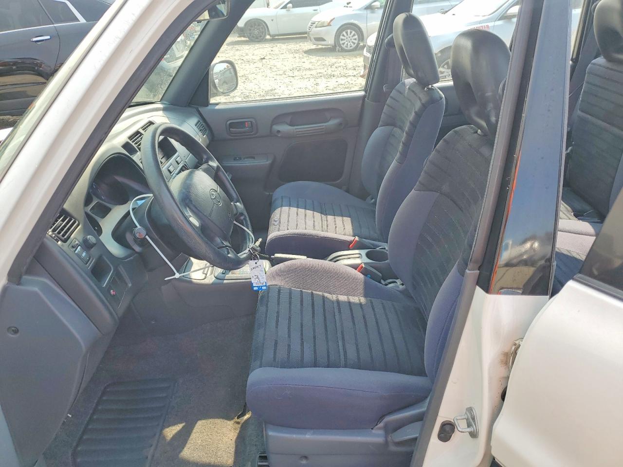 1997 Toyota Rav4 Base White vin: JT3GP10V0V7020974