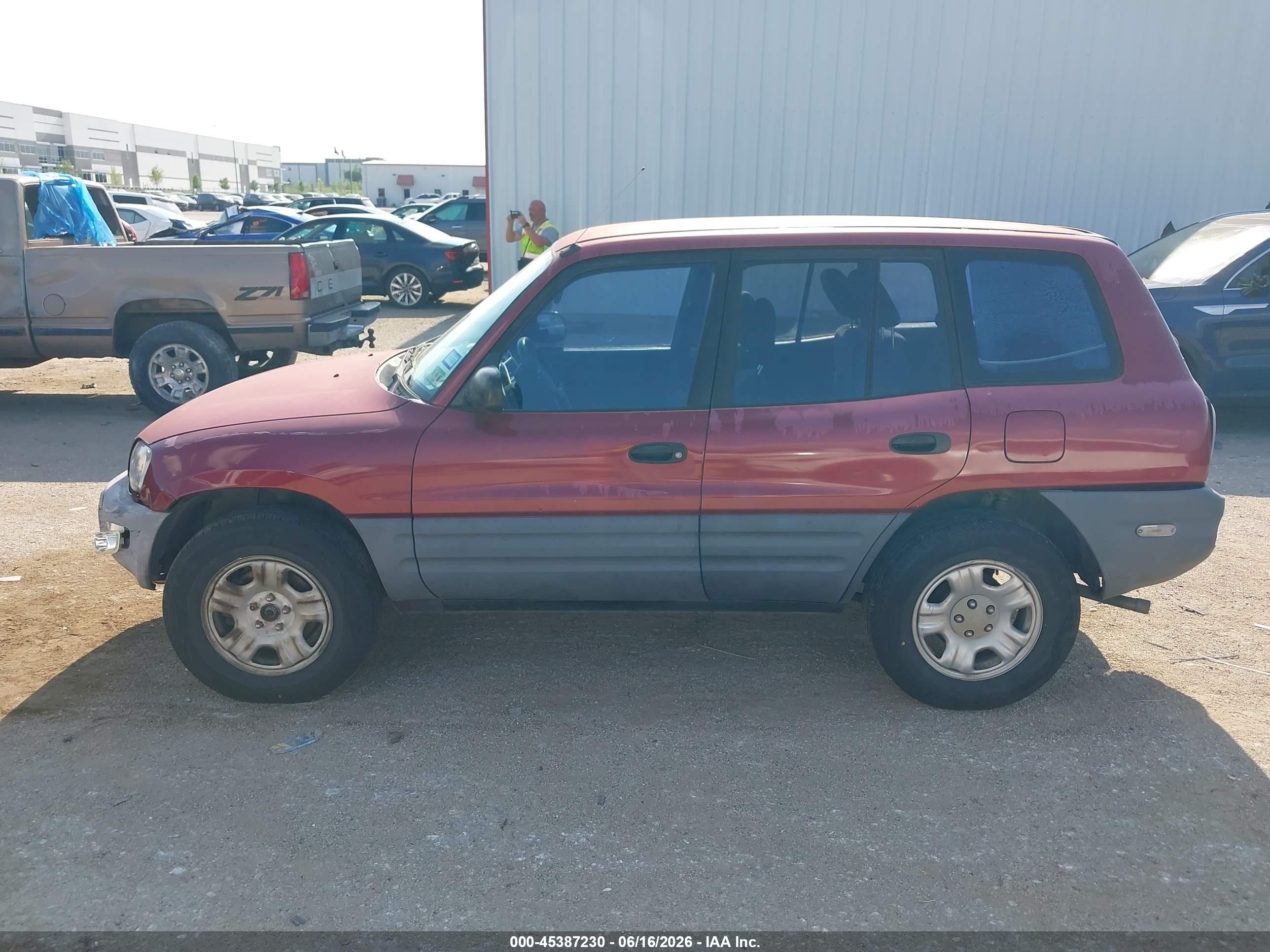 1999 Toyota Rav4   Red vin: JT3GP10V0X7042251