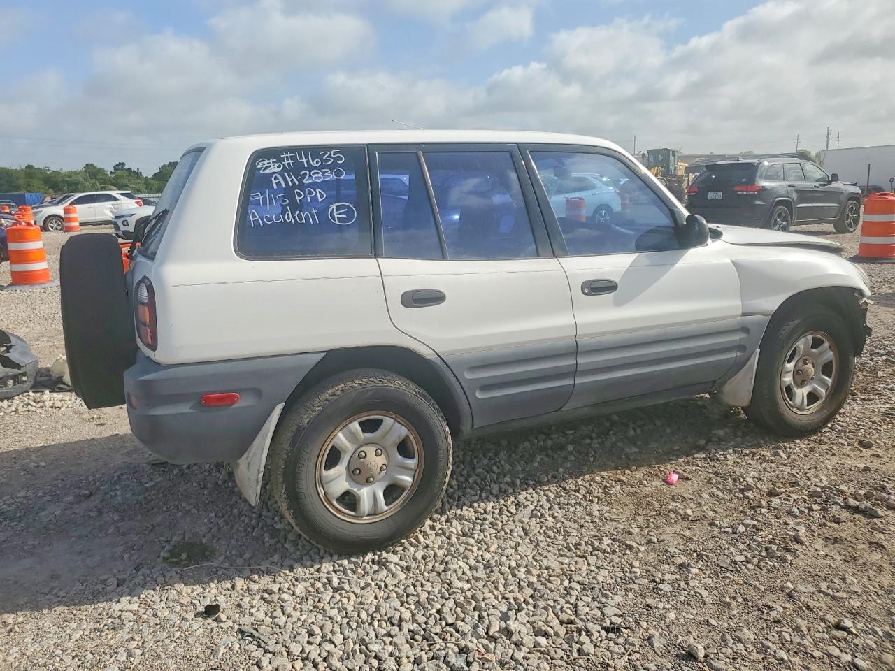 1999 Toyota Rav4 Base White vin: JT3GP10V1X0035107