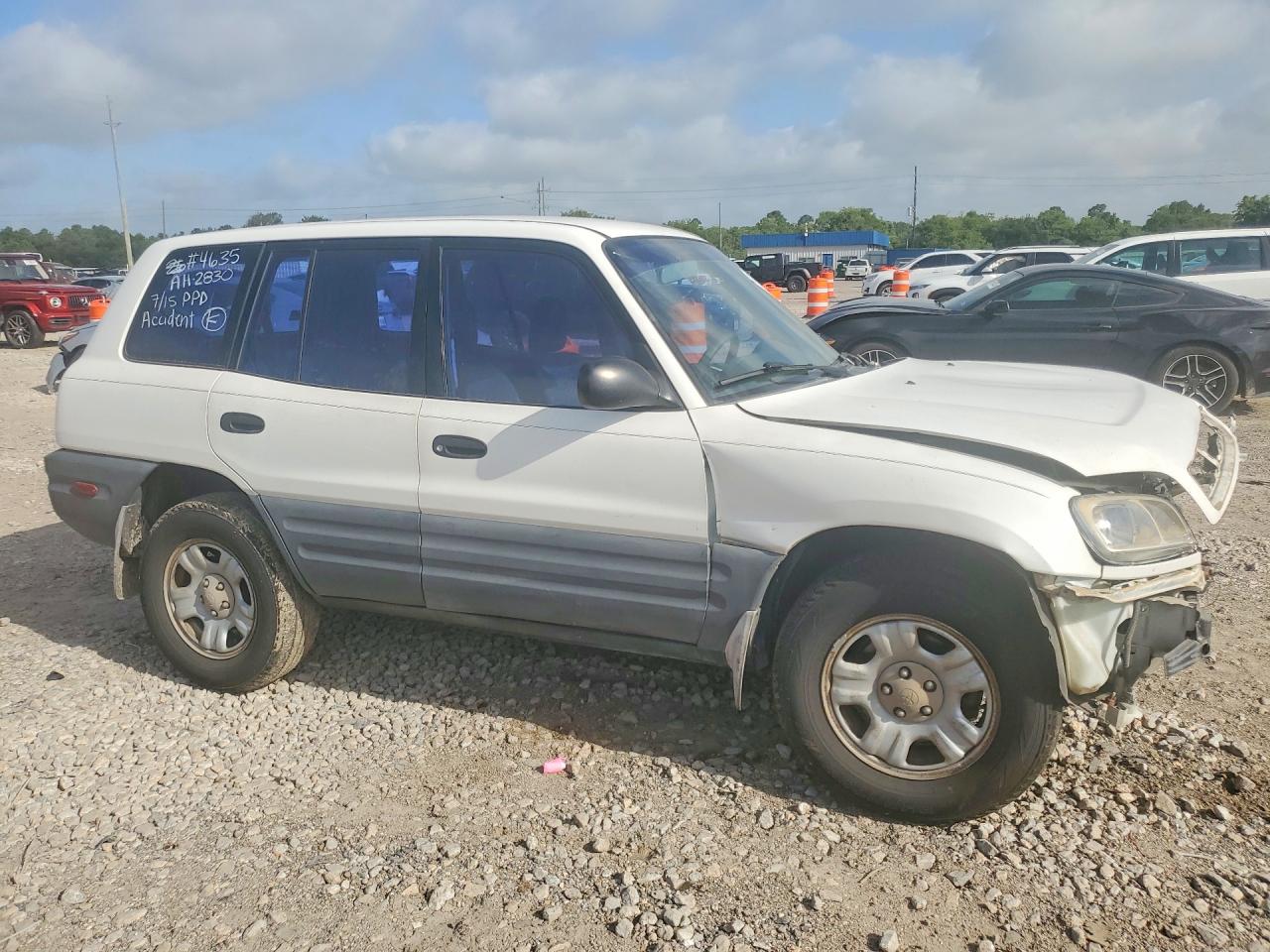 1999 Toyota Rav4 Base White vin: JT3GP10V1X0035107