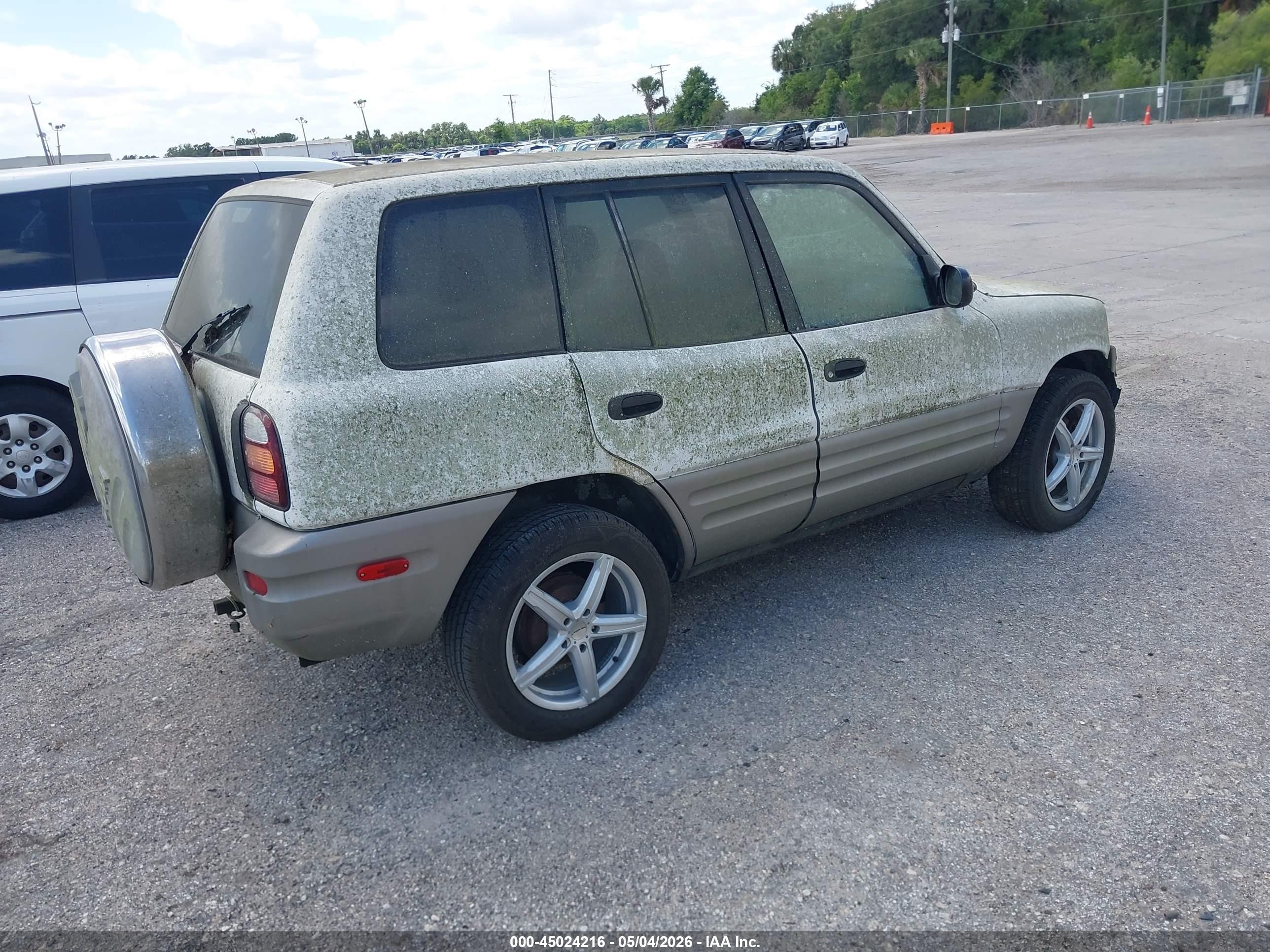 1998 Toyota Rav4   White vin: JT3GP10V2W0026964
