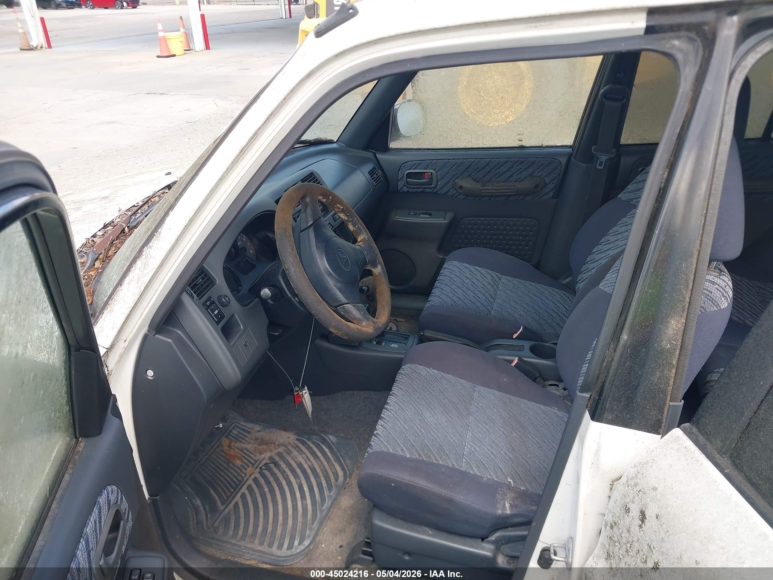 1998 Toyota Rav4   White vin: JT3GP10V2W0026964