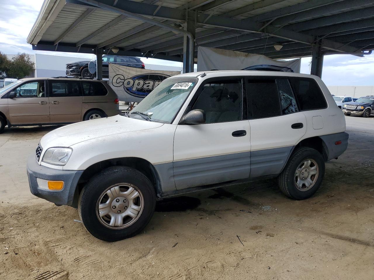 1999 Toyota Rav4 Base White vin: JT3GP10V2X0038730