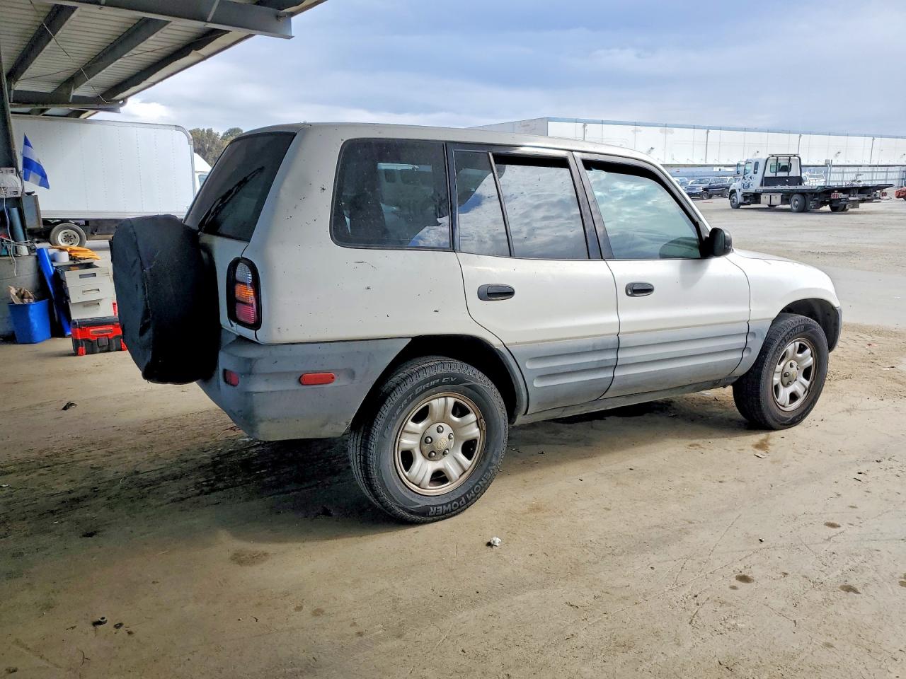 1999 Toyota Rav4 Base White vin: JT3GP10V2X0038730