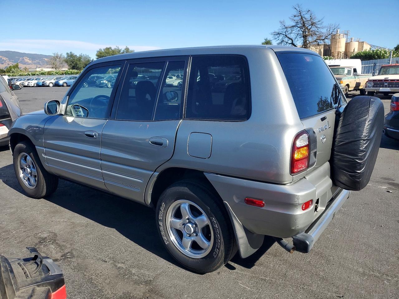 1999 Toyota Rav4 Base Серебряный vin: JT3GP10V2X7060783