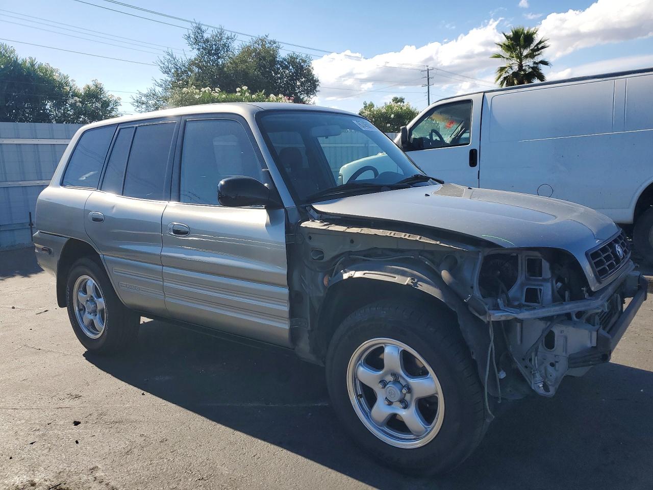 1999 Toyota Rav4 Base Серебряный vin: JT3GP10V2X7060783