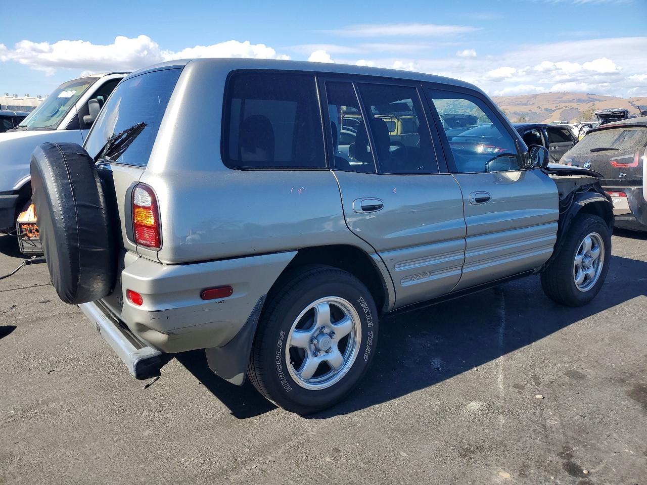 1999 Toyota Rav4 Base Серебряный vin: JT3GP10V2X7060783