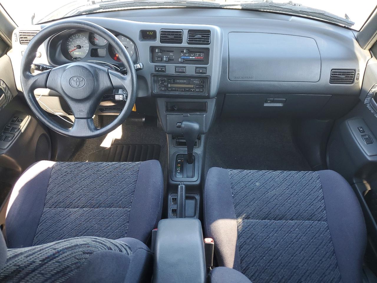 1999 Toyota Rav4 Base Серебряный vin: JT3GP10V2X7060783