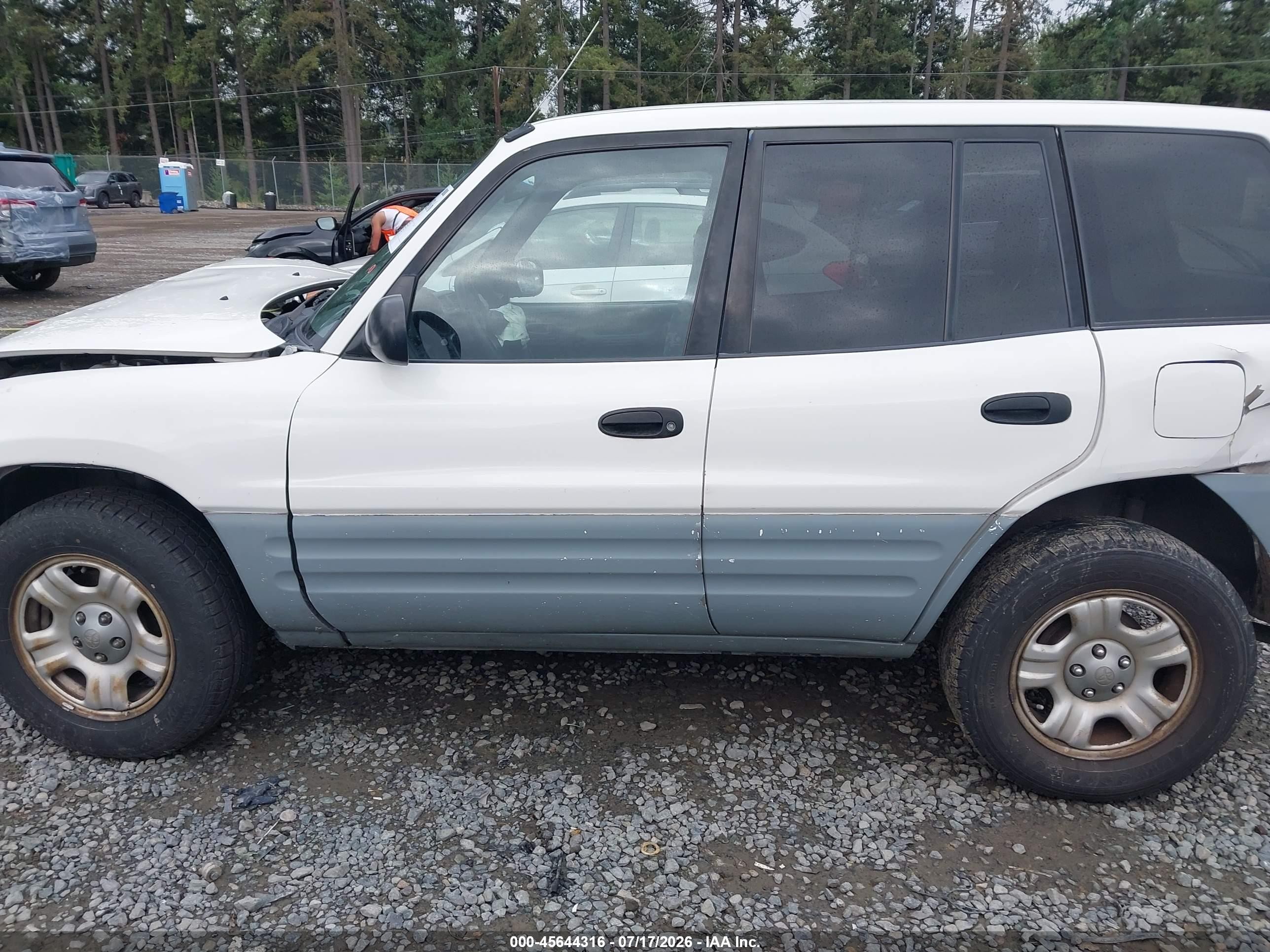 2000 Toyota Rav4   White vin: JT3GP10V2Y7077021