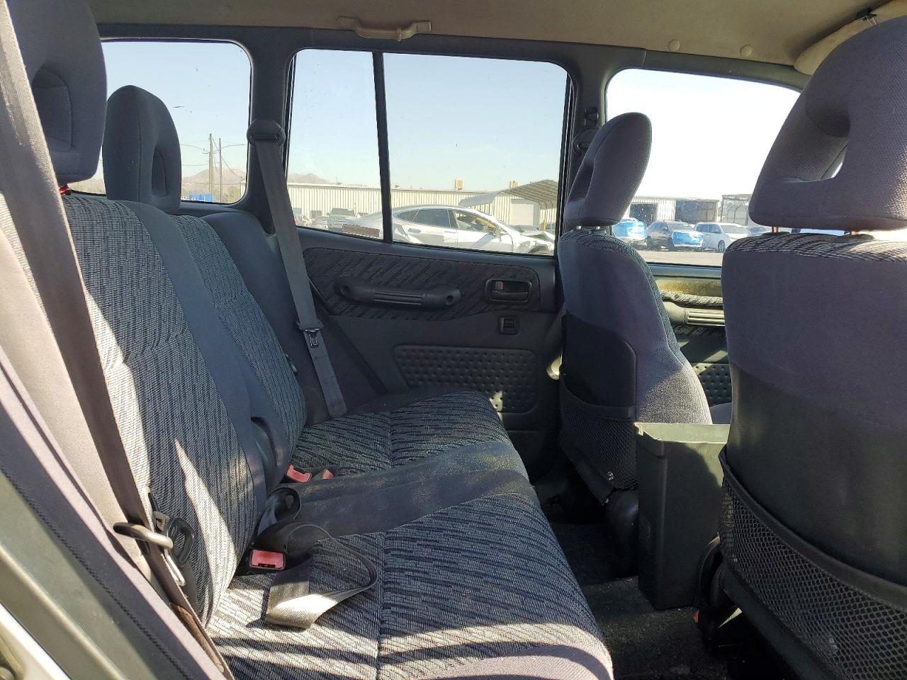 1998 Toyt Rav4 Silver vin: JT3GP10V3W7037592