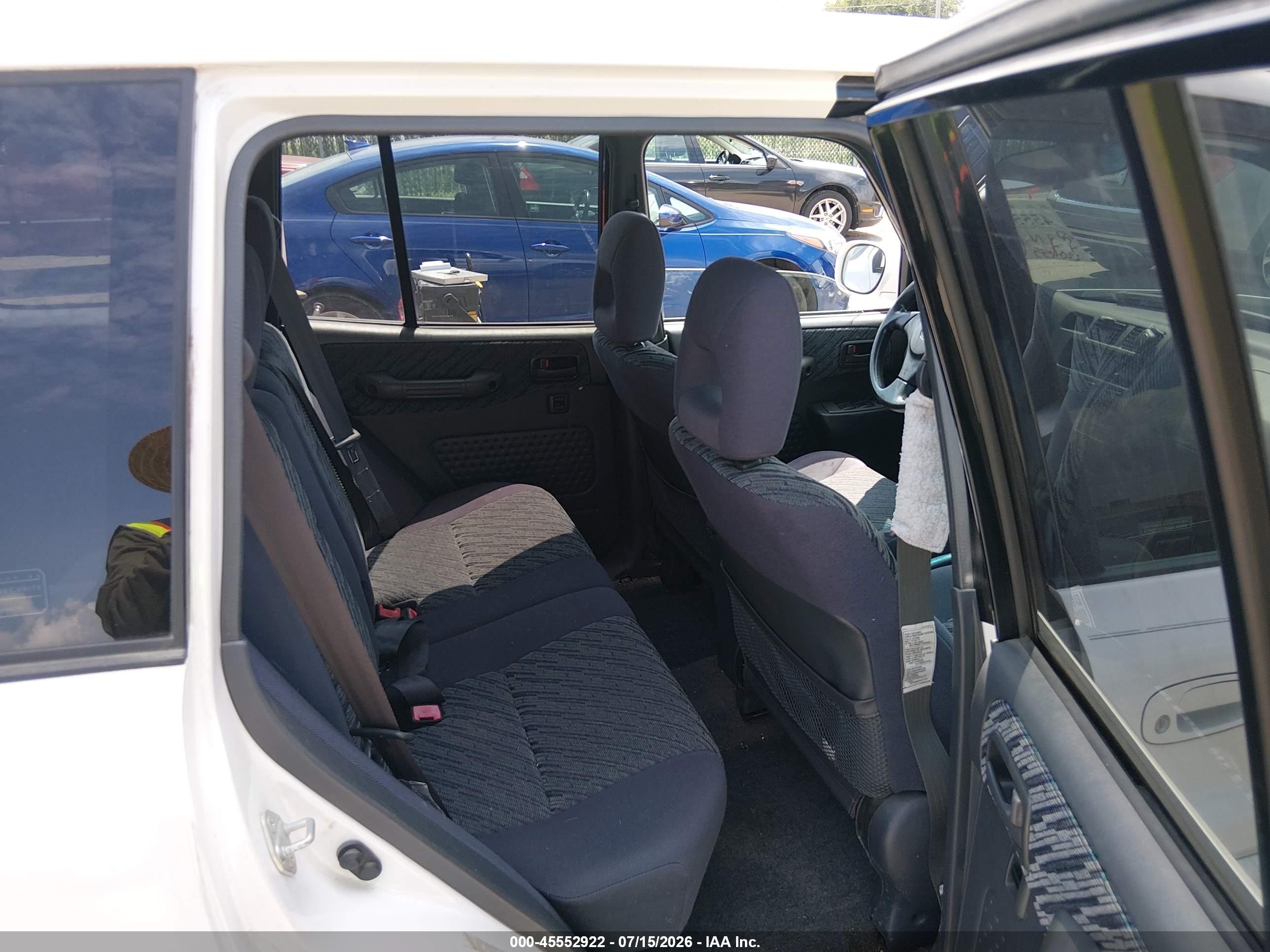 1999 Toyota Rav4   White vin: JT3GP10V4X7049462