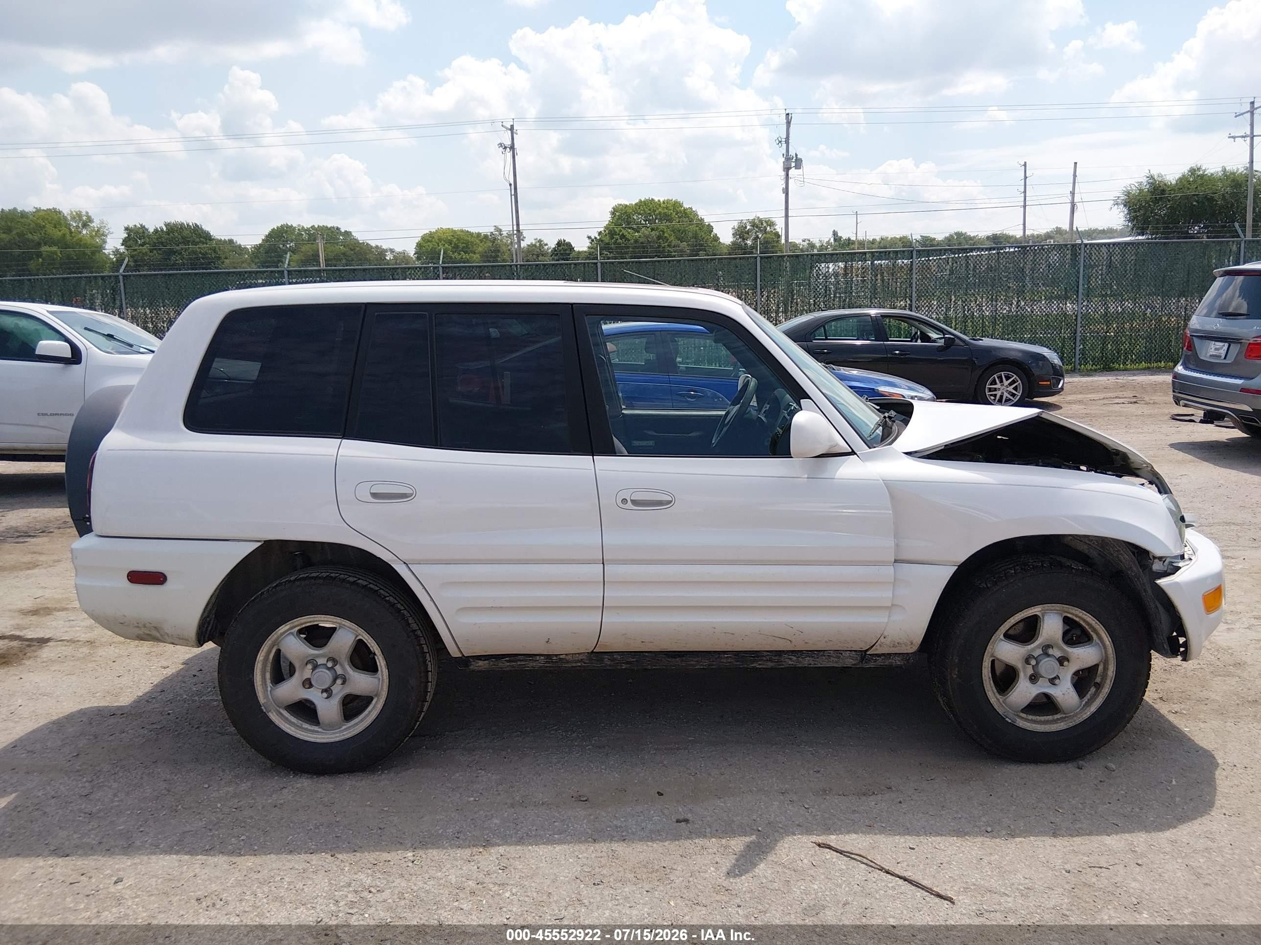 1999 Toyota Rav4   White vin: JT3GP10V4X7049462