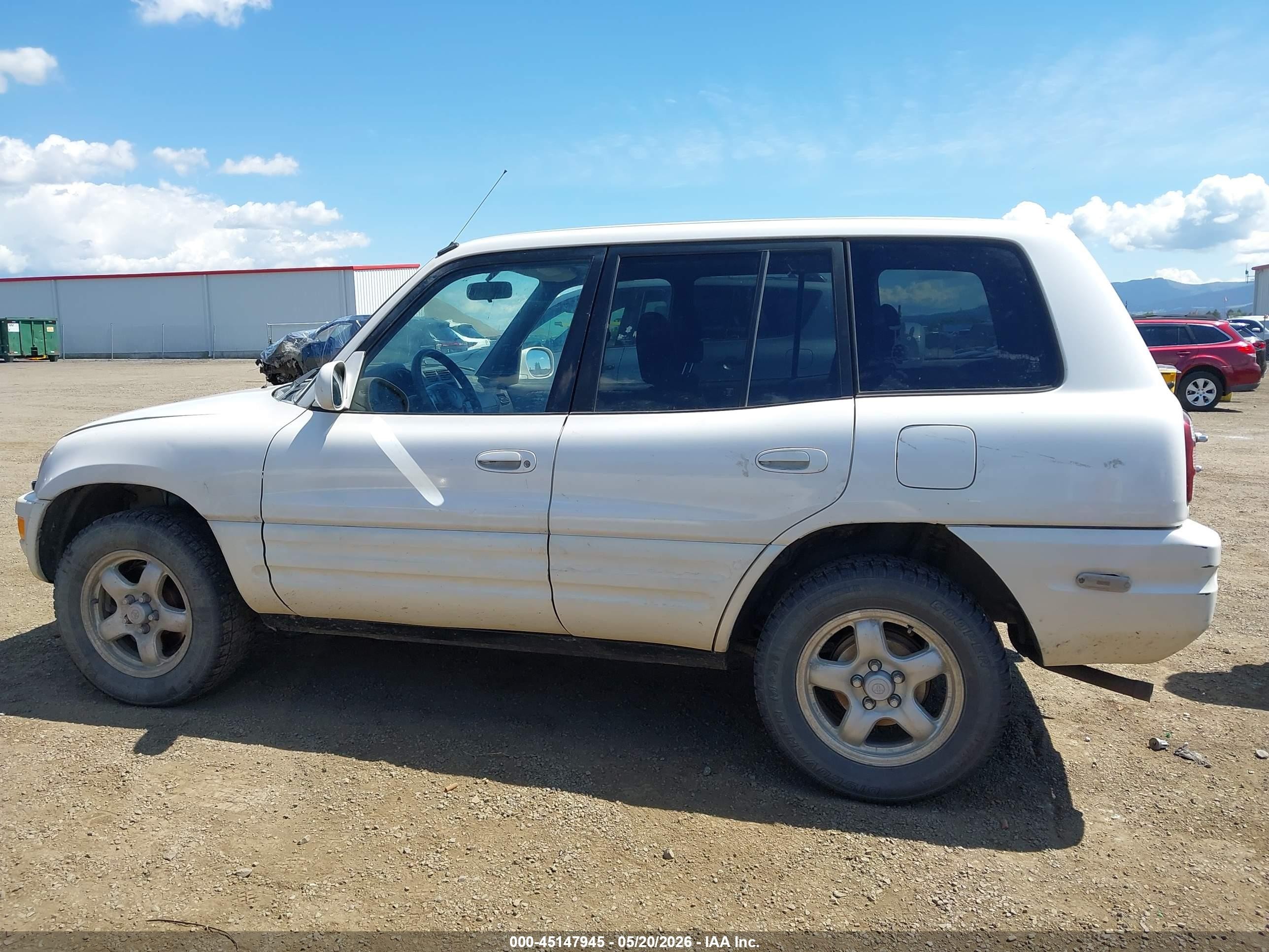 2000 Toyota Rav4   White vin: JT3GP10V4Y7071690