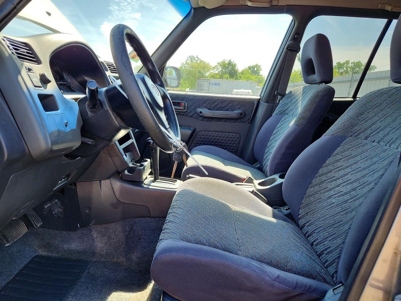 2000 Toyota Rav4 Base Silver vin: JT3GP10V5Y0051036