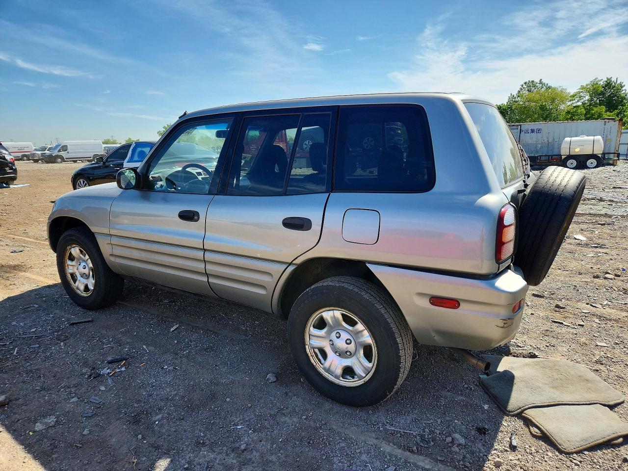 2000 Toyota Rav4 Base Silver vin: JT3GP10V5Y0051036