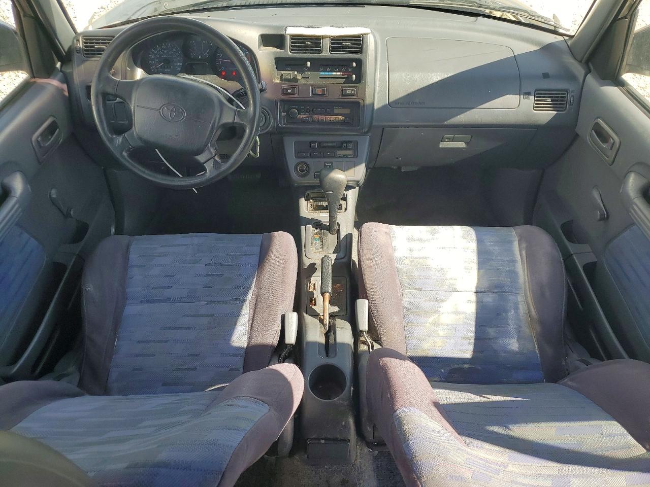1996 Toyota Rav4 Base White vin: JT3GP10V6T0002422