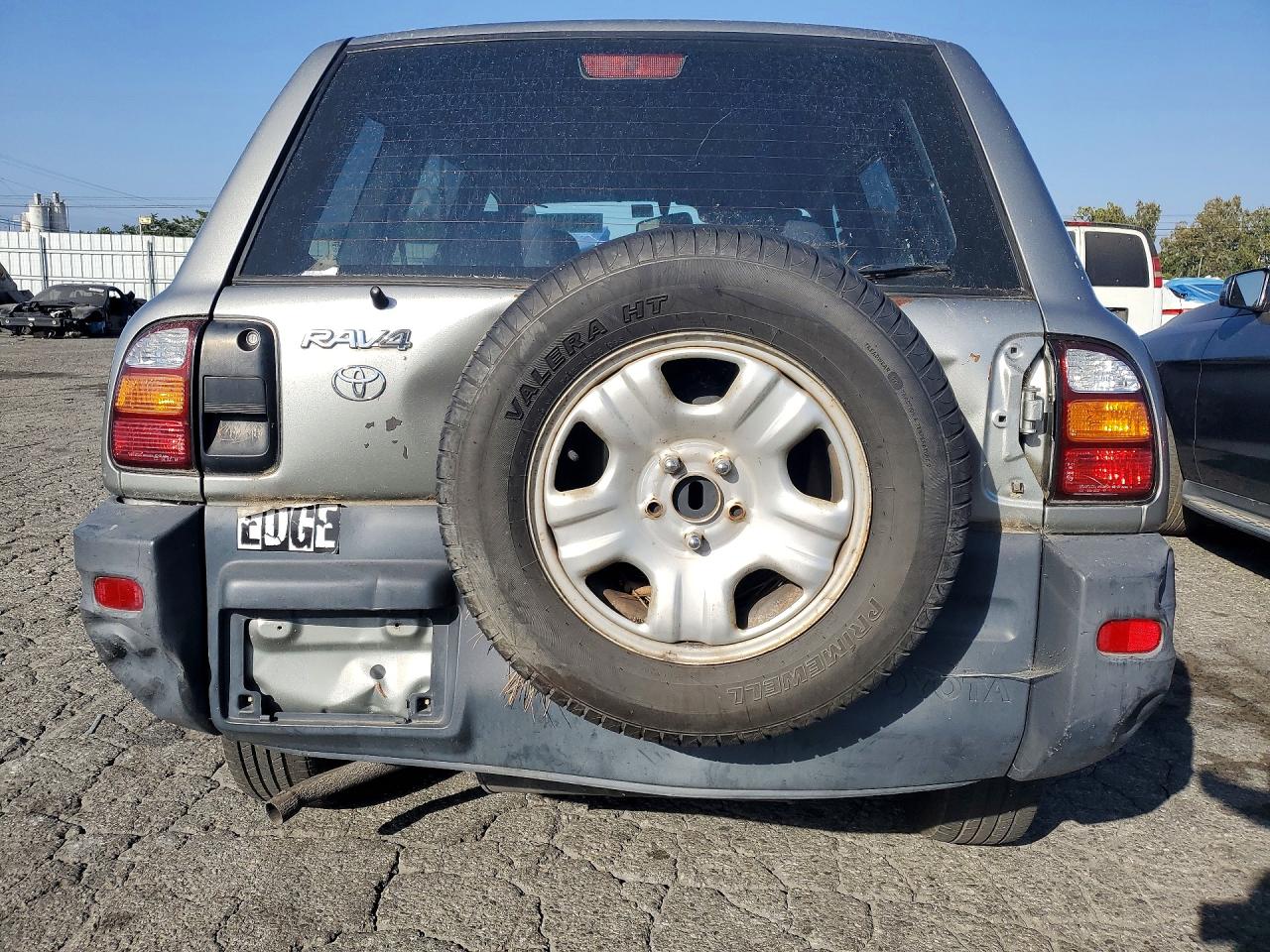 1999 Toyota Rav4 Base Silver vin: JT3GP10V9X7057105