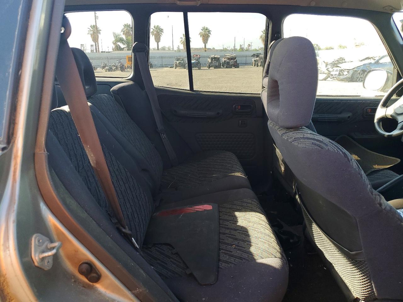 1999 Toyota Rav4 Base Silver vin: JT3GP10V9X7057105