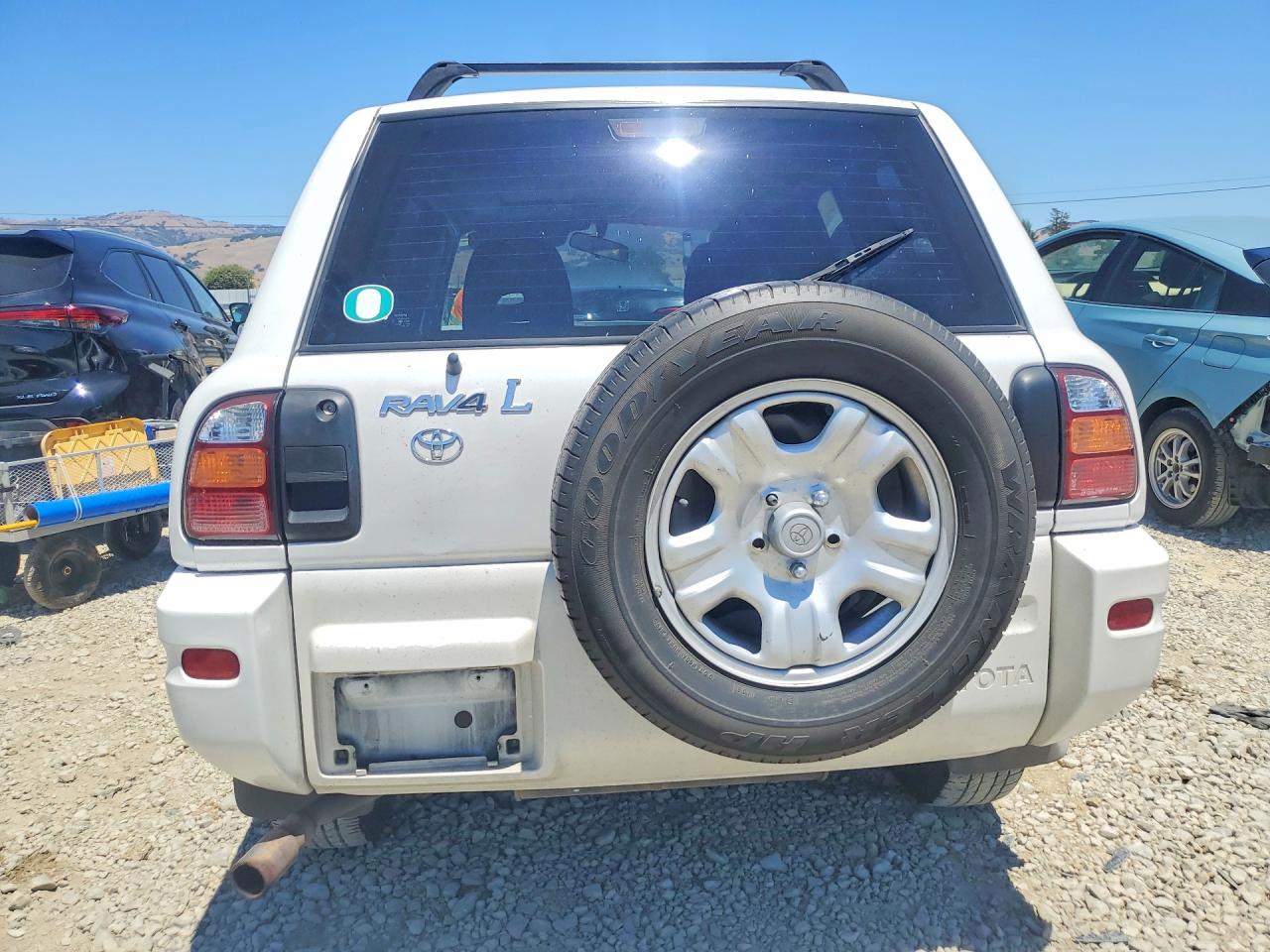 1999 Toyota Rav4 Base White vin: JT3GP10V9X7064474