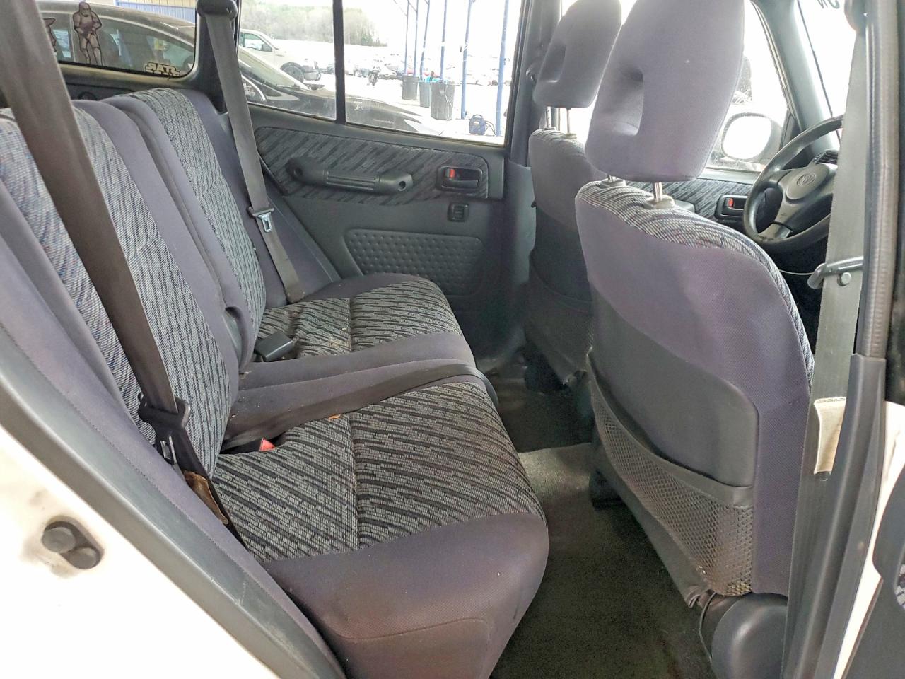 1998 Toyota Rav4 Base White vin: JT3GP10VXW7034172