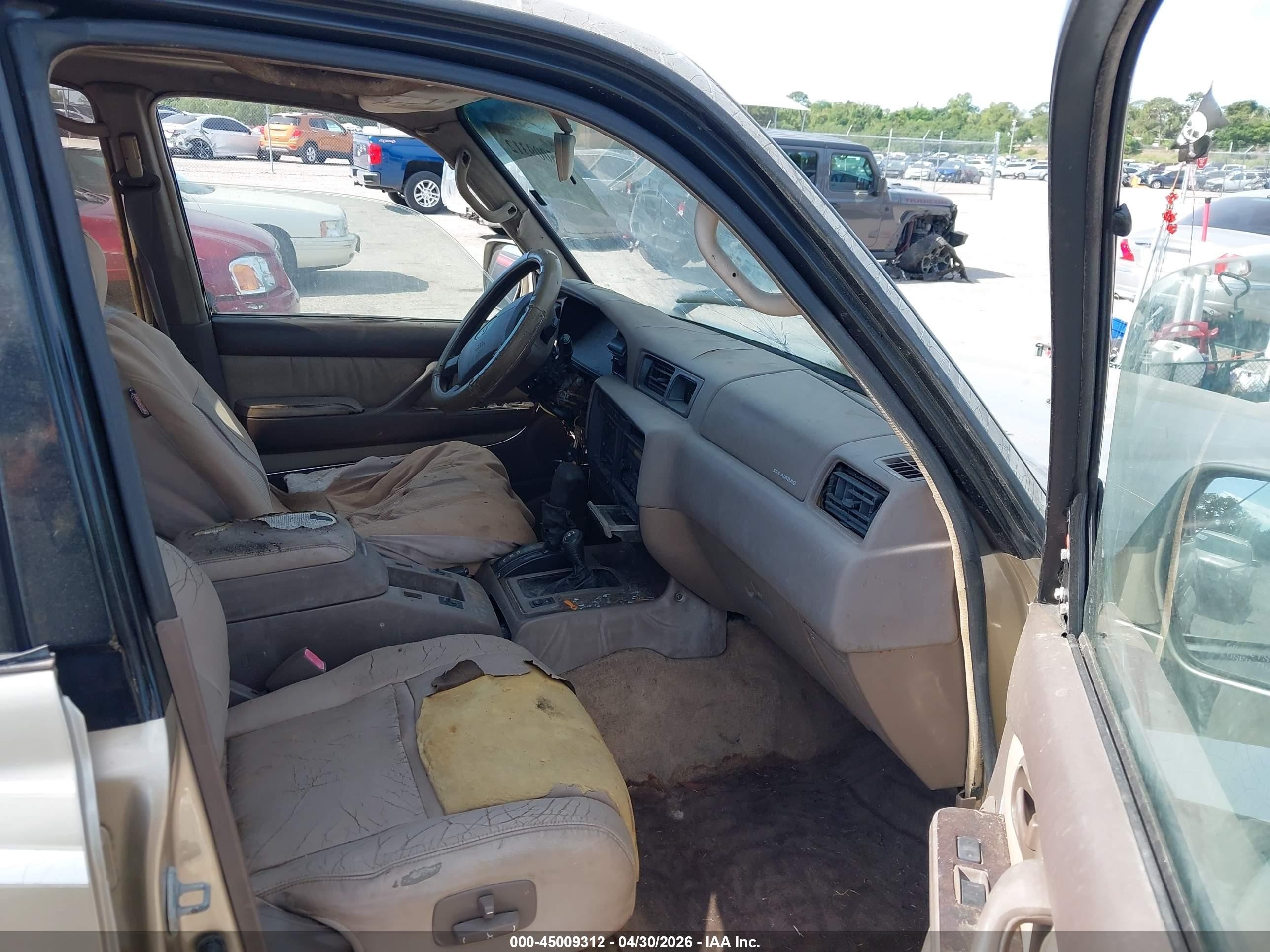 1997 Toyota Land Cruiser   Beige vin: JT3HJ85J4V0180305