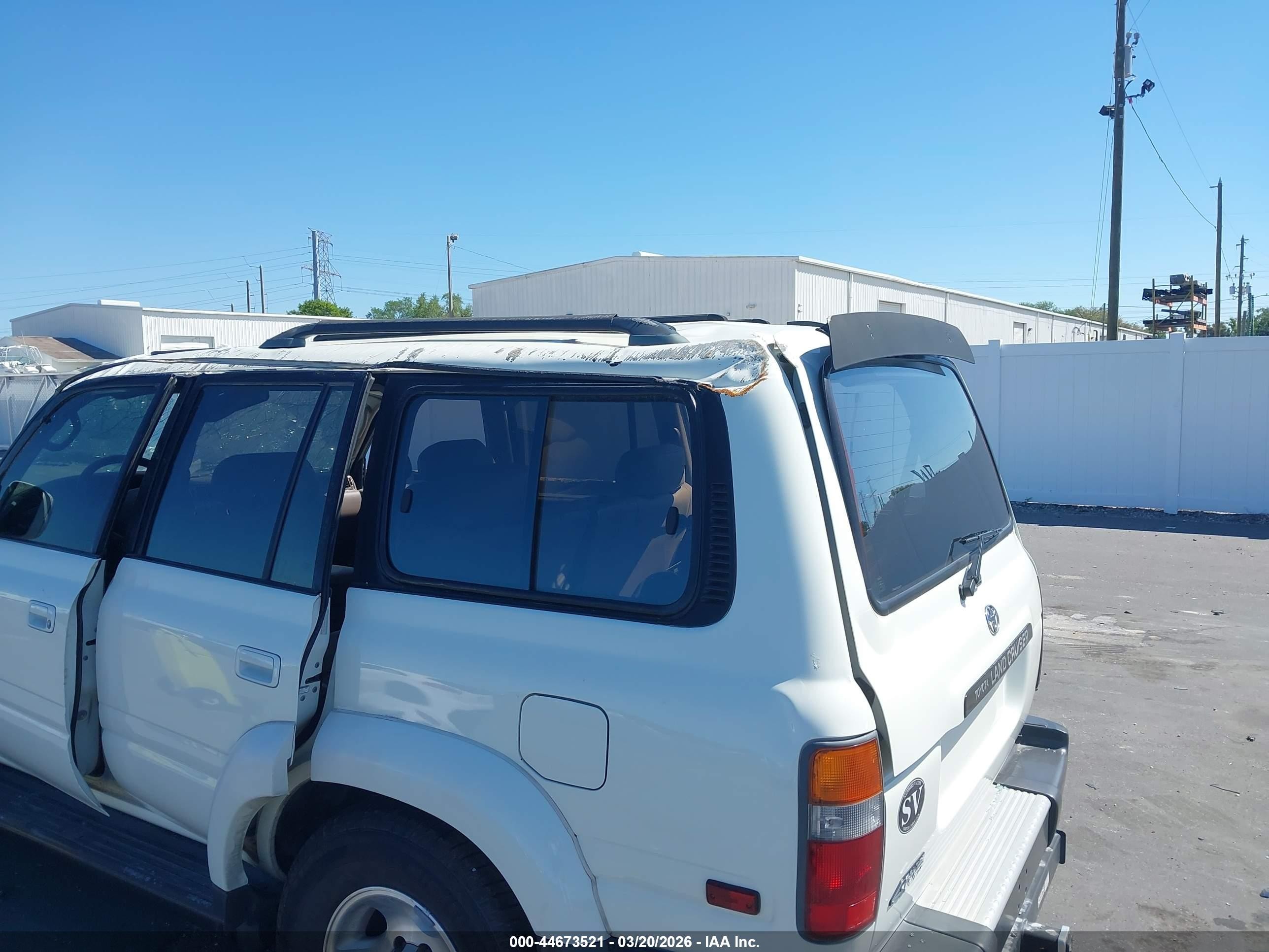 1997 Toyota Land Cruiser   White vin: JT3HJ85J5V0151900