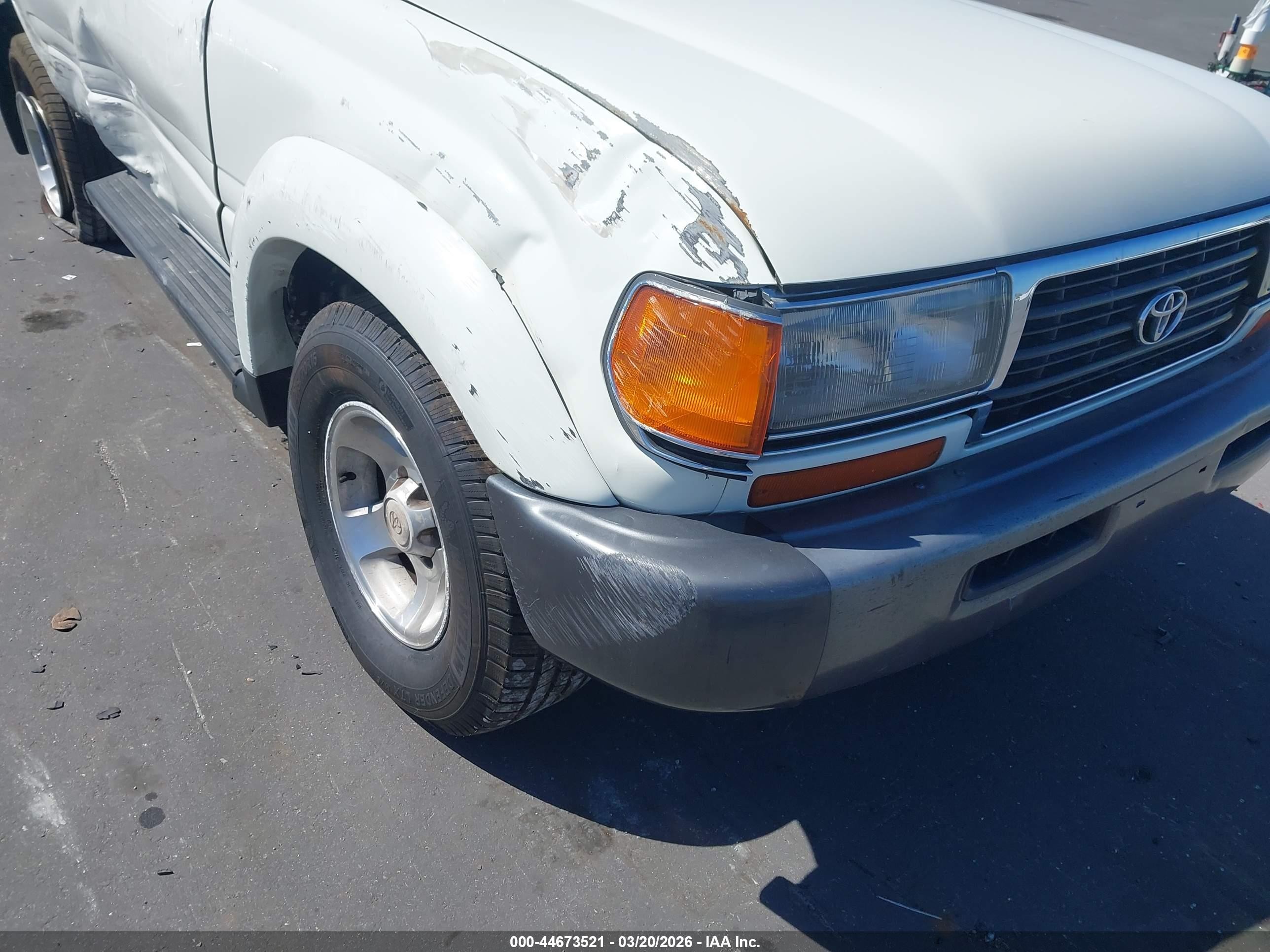 1997 Toyota Land Cruiser   White vin: JT3HJ85J5V0151900