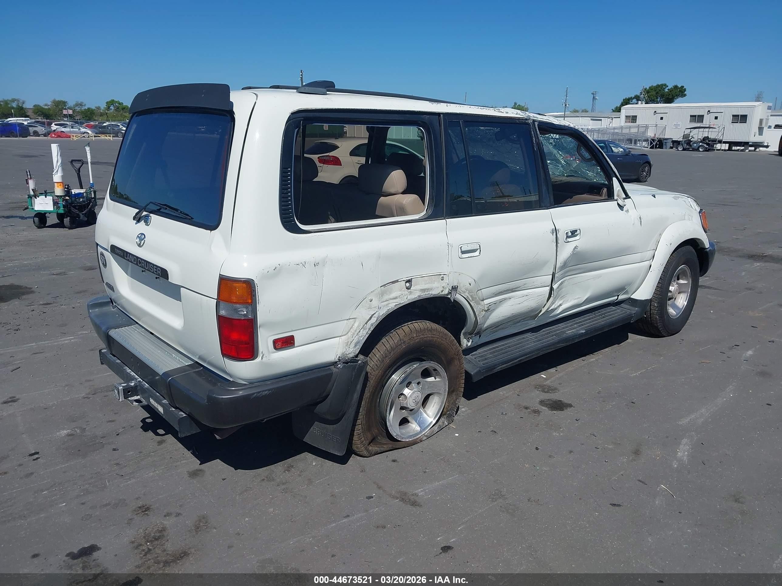 1997 Toyota Land Cruiser   White vin: JT3HJ85J5V0151900
