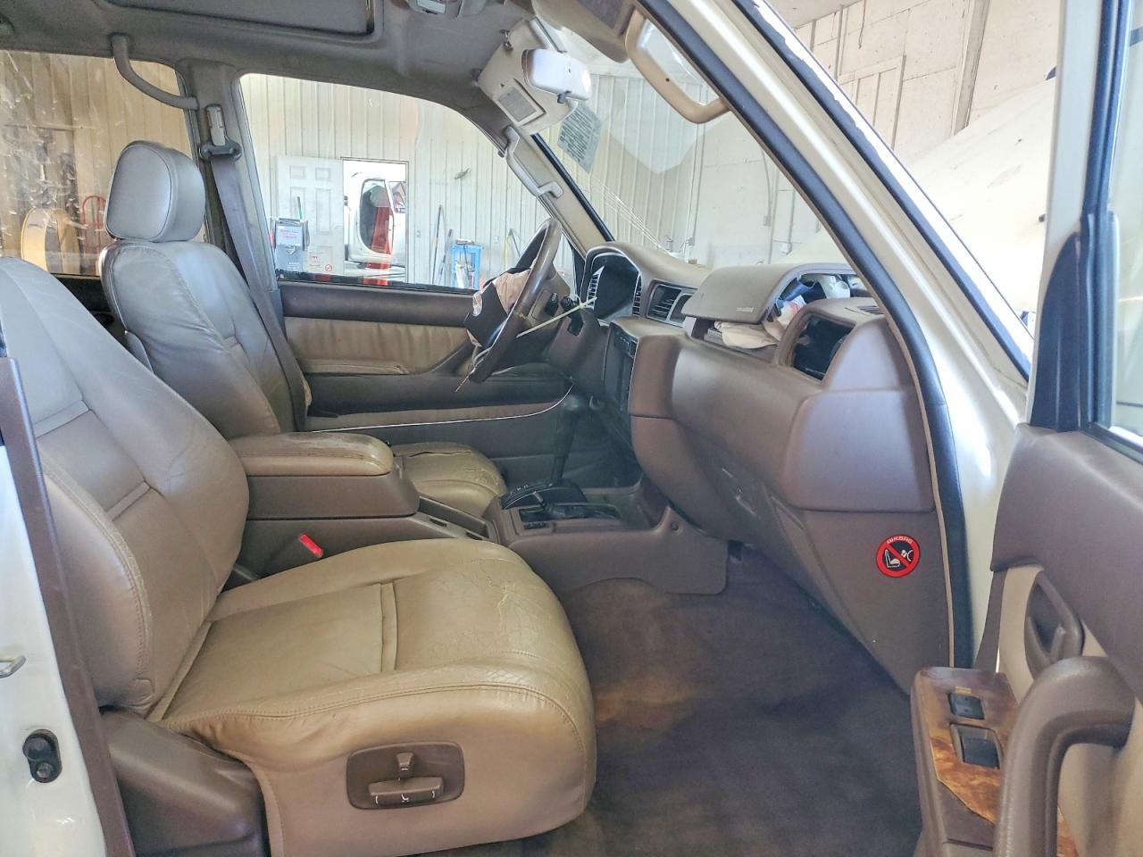 1996 Toyota Land Cruiser Base White vin: JT3HJ85J6T0145777